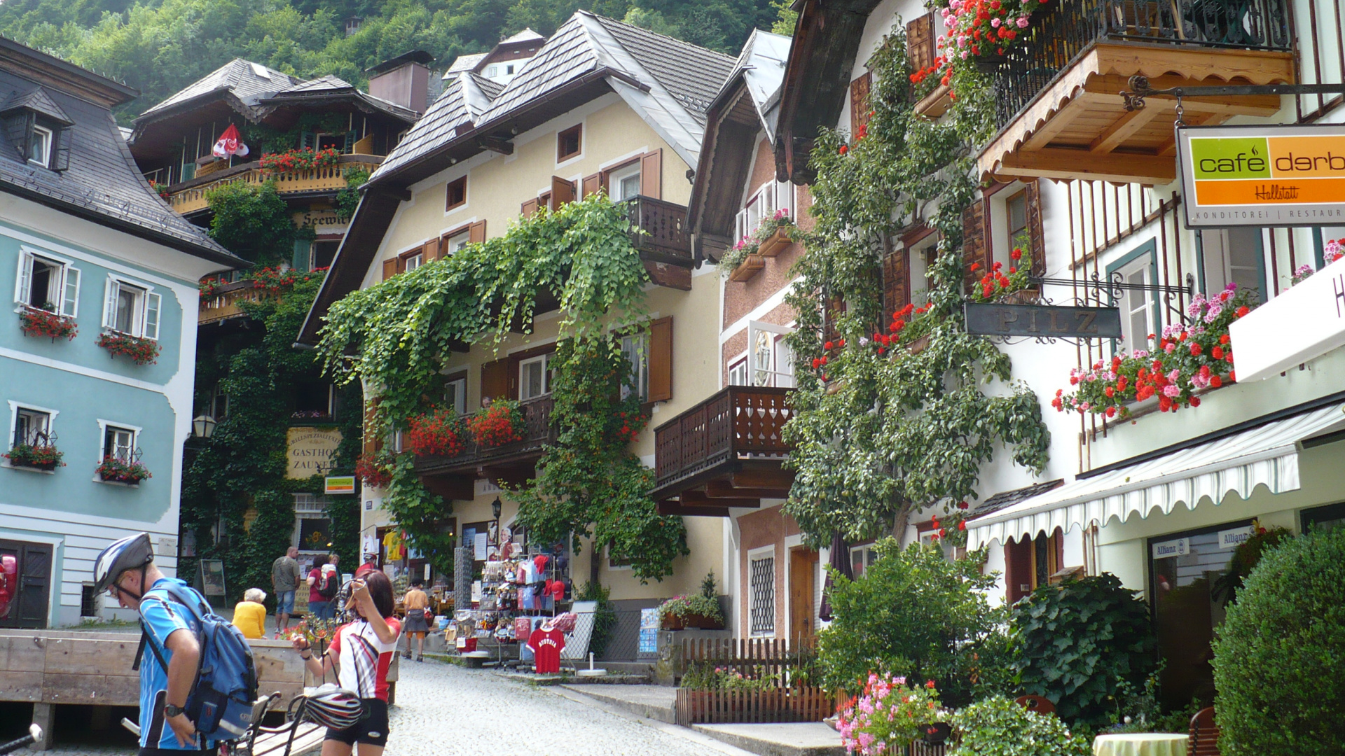 Обои центральная площадь, гальштат, городок, соседство, туризм в разрешении 1920x1080