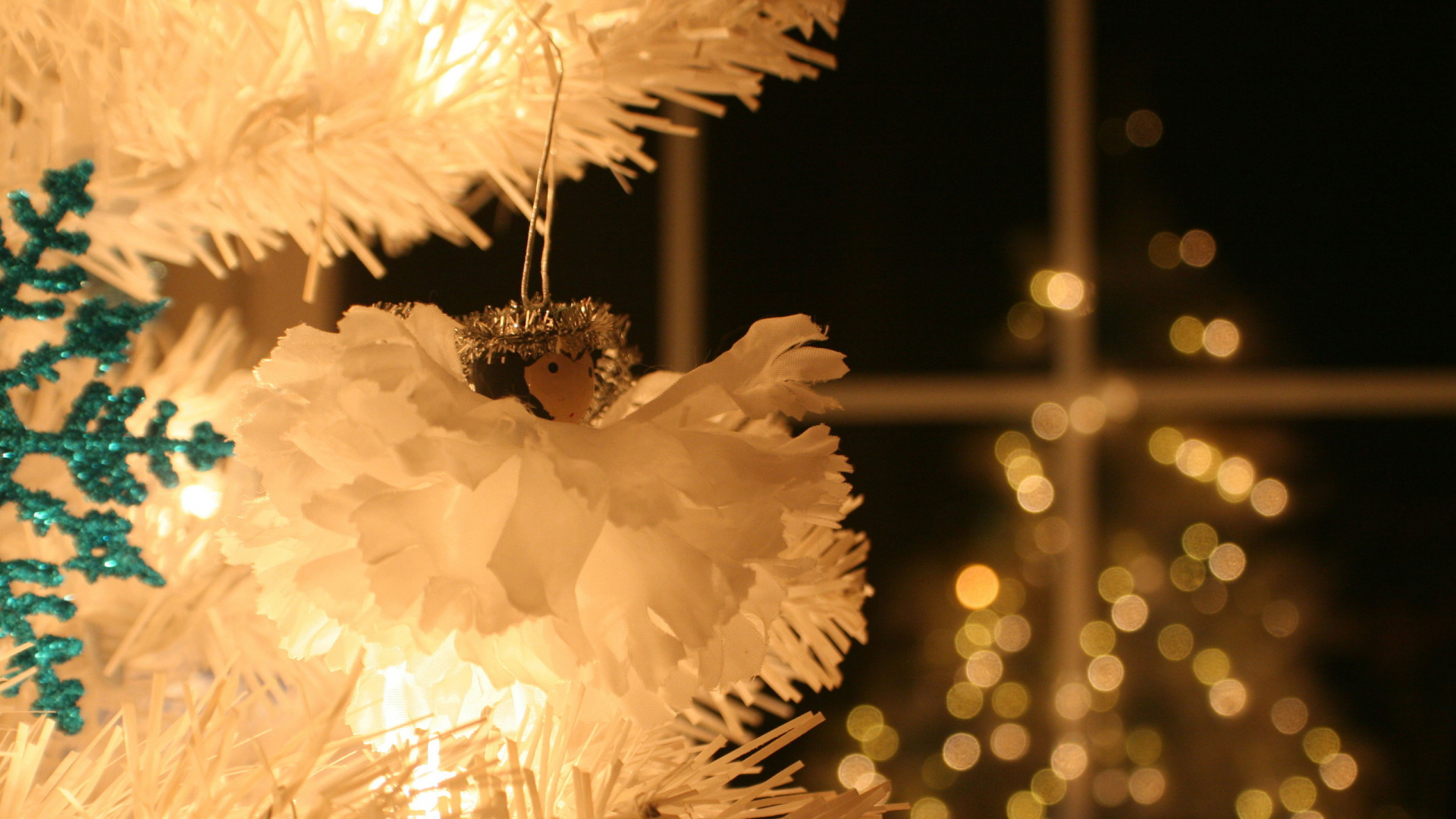 Обои Рождественский день, Новый год, освещение, рождественский орнамент, Рождество в разрешении 1920x1080