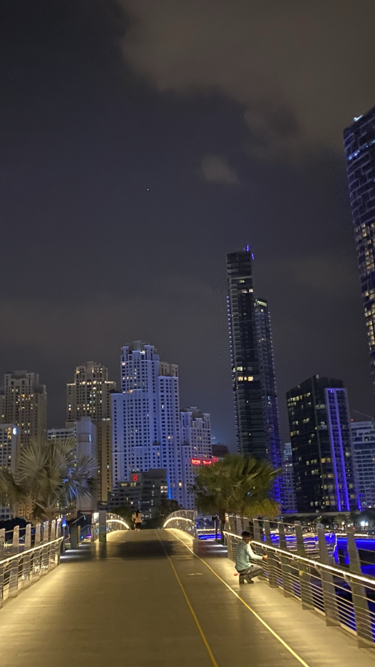 Обои Дубай, ночь, башня, город, метрополия в разрешении 750x1334