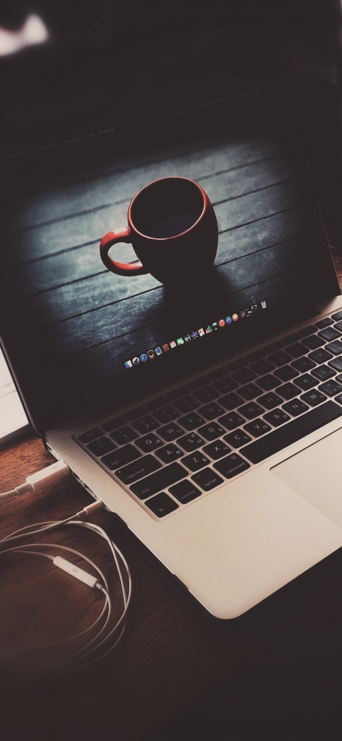 Обои Apple МасВоок Pro, технологии, дизайн, электронное устройство, рабочий стол в разрешении 1125x2436