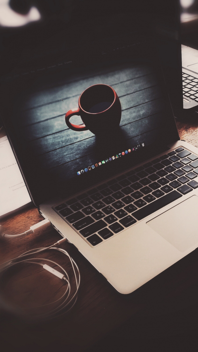 Обои Apple МасВоок Pro, технологии, дизайн, электронное устройство, рабочий стол в разрешении 750x1334