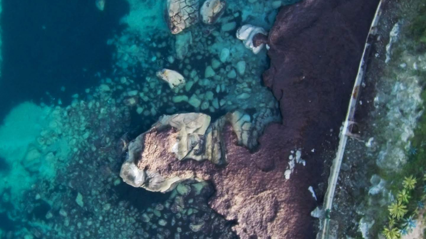 Обои Google, Google Pixel 4, вода, андроид, пиксель 4 в разрешении 1366x768