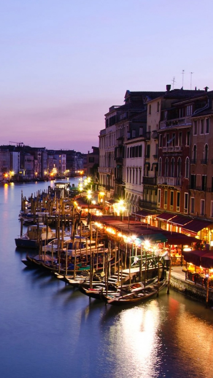 Обои Гранд-канал, гондола, водоем, водный путь, канал в разрешении 720x1280
