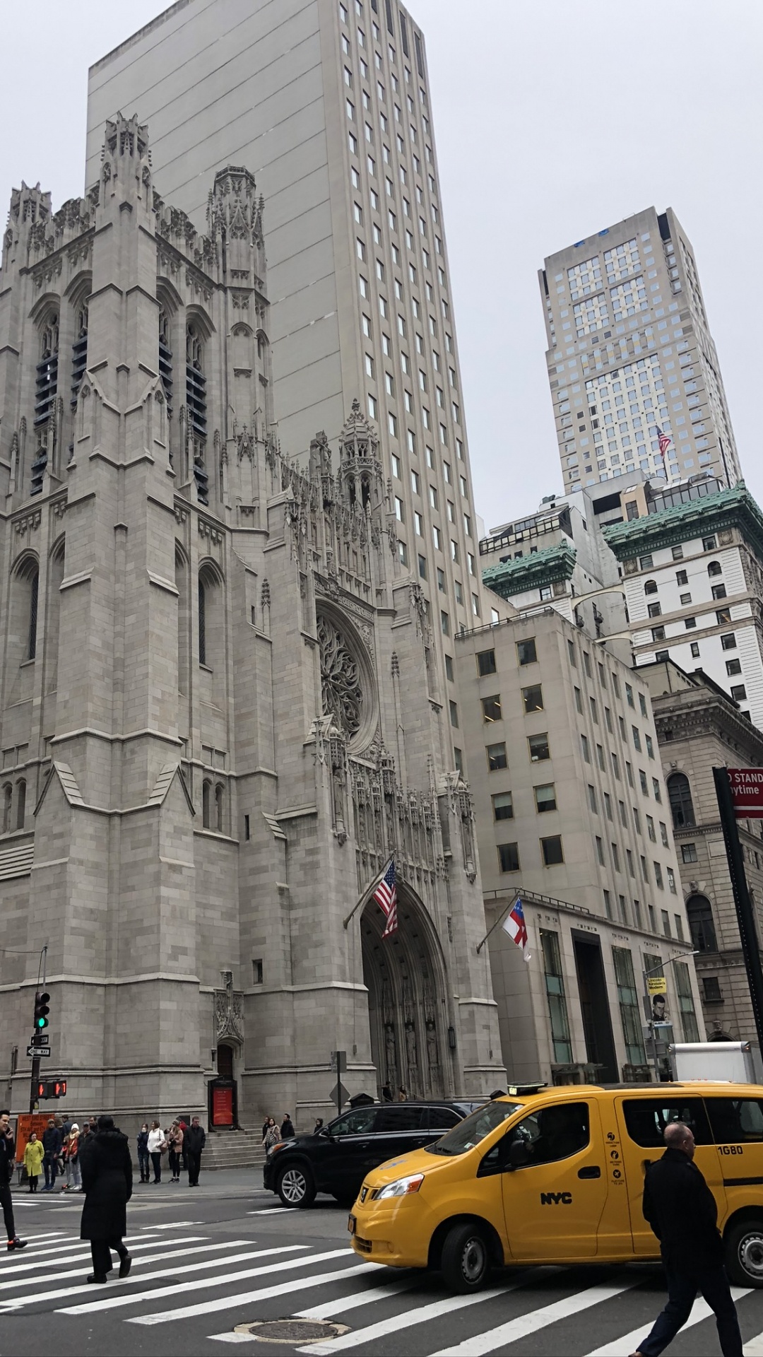 Обои Нью-Йорк, епископальная церковь св. фомы, окно, колесо, метрополия в разрешении 1080x1920