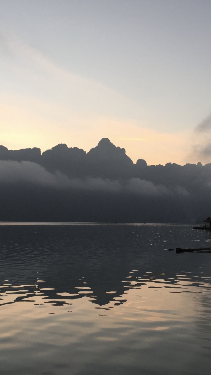 Обои отражение, вода, жидкий, гидроресурсы, жидкость в разрешении 720x1280