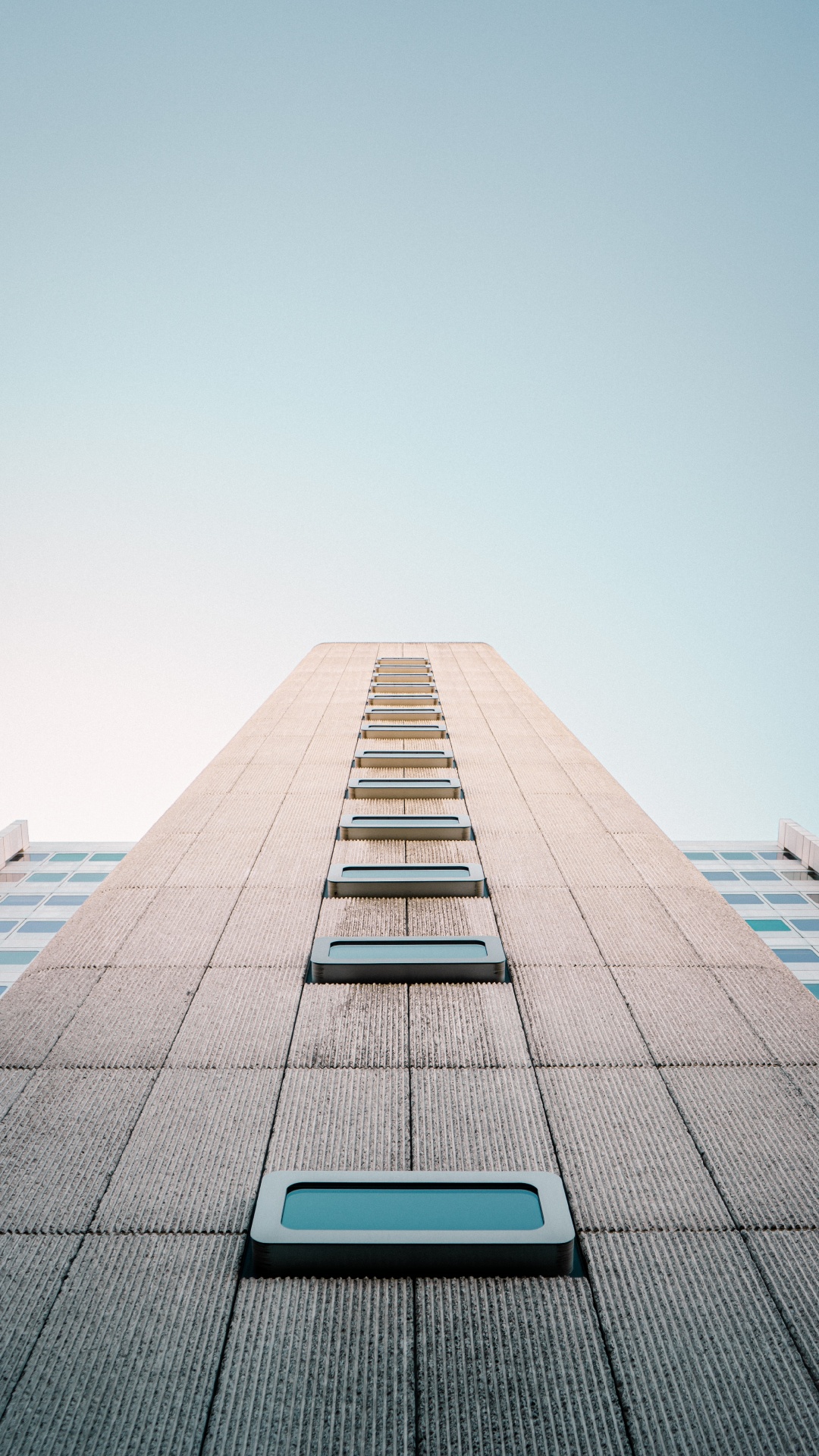 Обои архитектура, здание, синий, дневное время, линия в разрешении 1080x1920