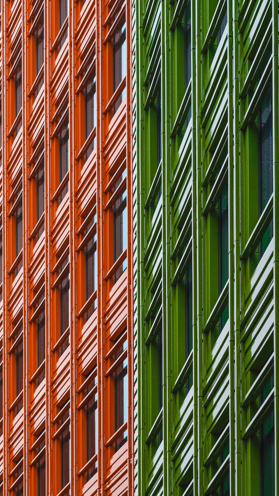 Обои фасад, окно, здание, архитектура, зеленый в разрешении 1080x1920