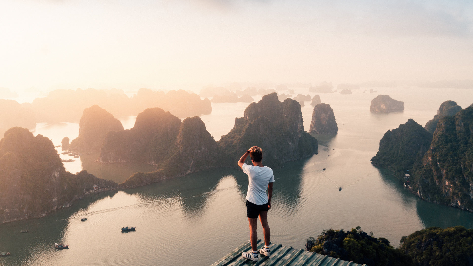 Обои вода, отражение, облако, утро, море в разрешении 1920x1080