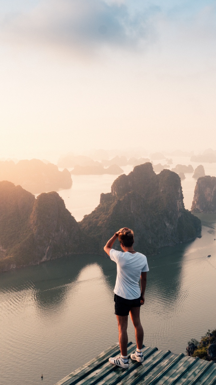 Обои вода, отражение, облако, утро, море в разрешении 720x1280