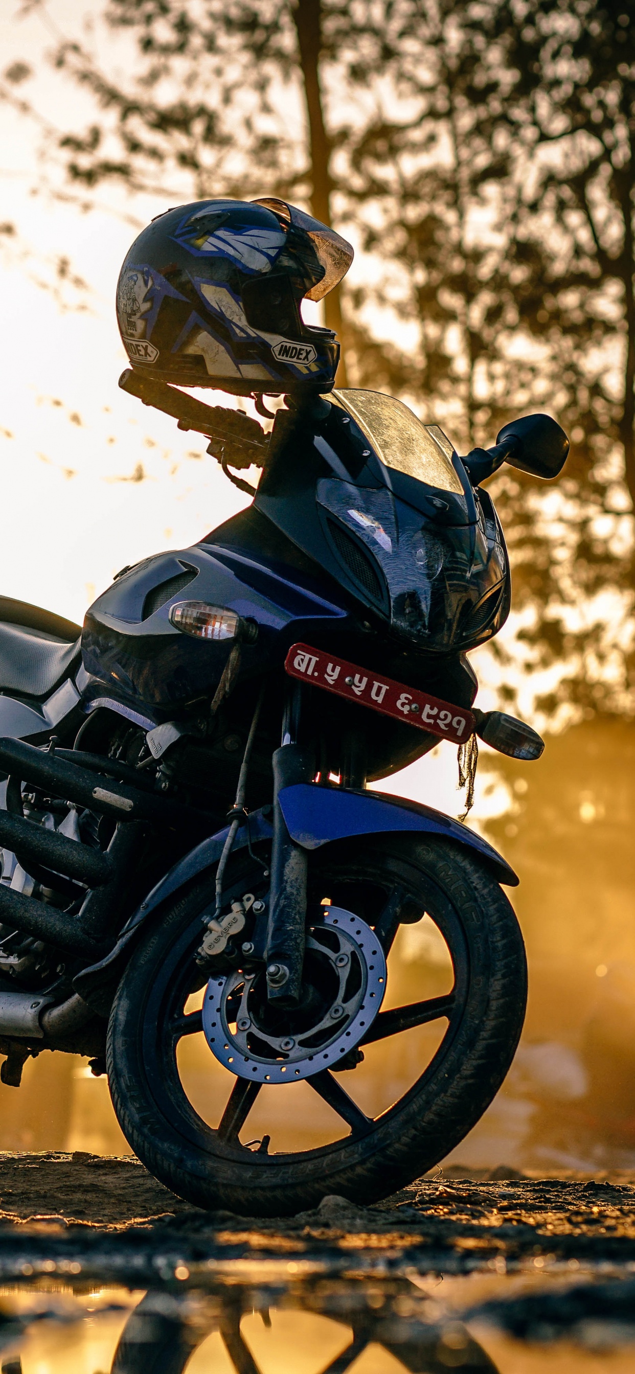 Обои мотоциклетный шлем, мотоцикл, безопасность мотоцикла, экстремальный вид спорта, мотоспорт в разрешении 1242x2688