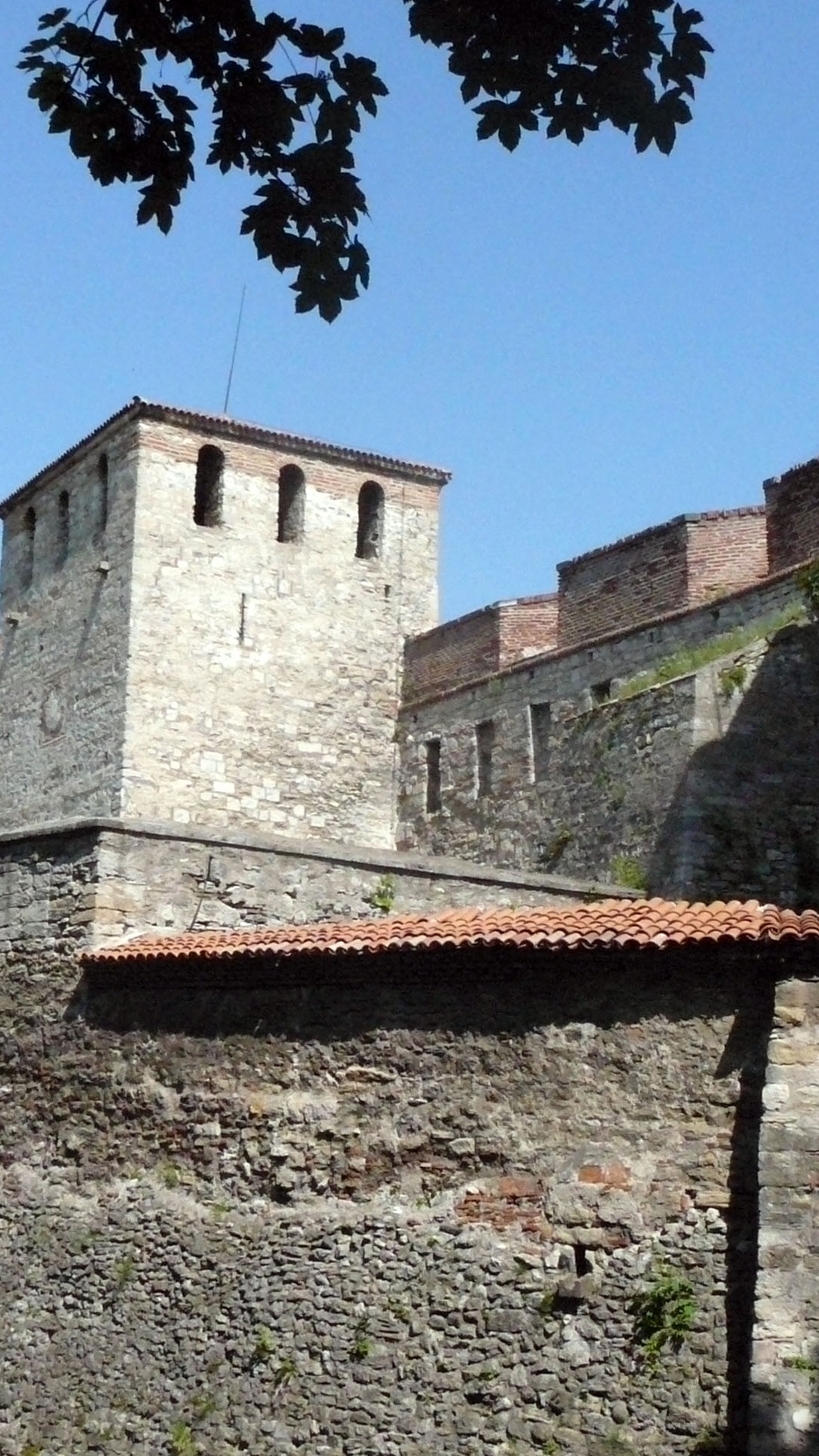 Обои замок, фортификация, достопримечательность, стена, средневековая архитектура в разрешении 1080x1920