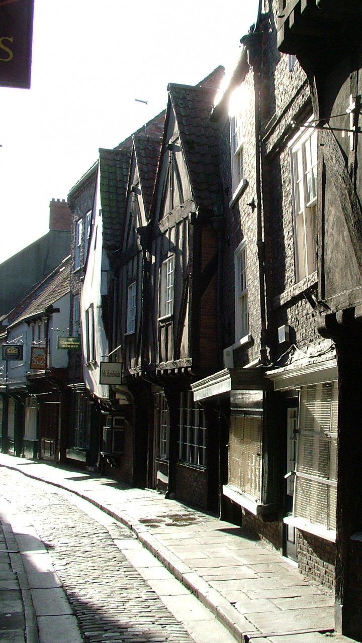 Обои средневековье, аллея, улица, городок, соседство в разрешении 720x1280