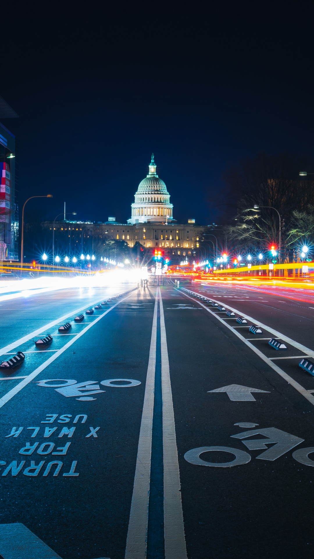 Обои ночь, ориентир, городской район, дорога, свет в разрешении 1080x1920