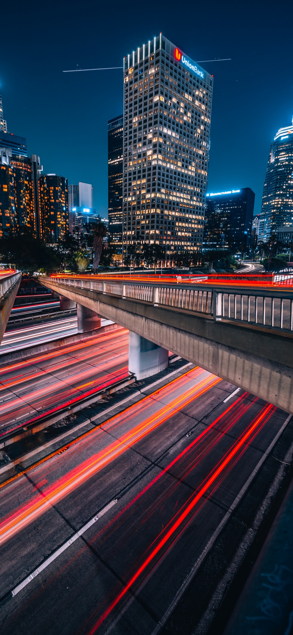 Обои город, городской пейзаж, городской район, метрополия, ориентир в разрешении 1125x2436