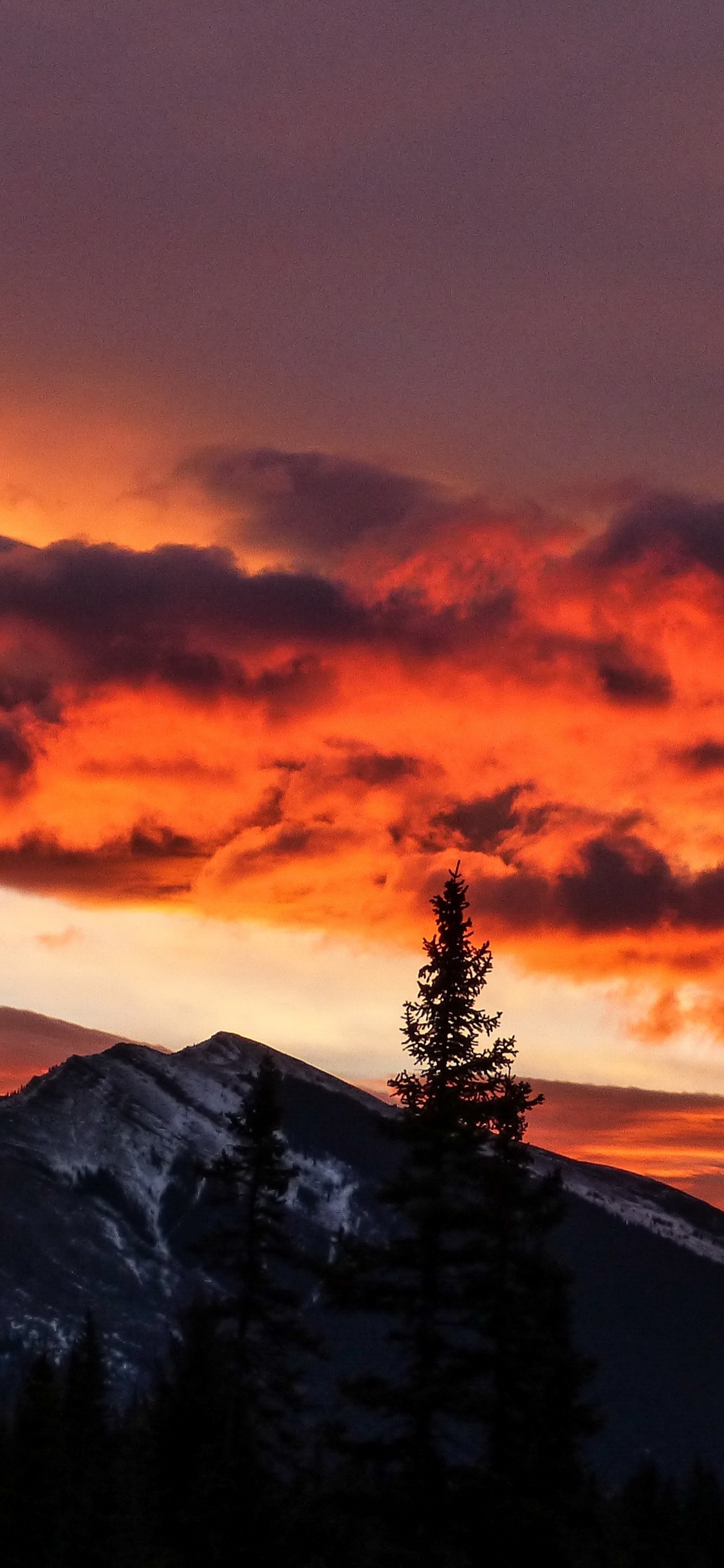 Обои облако, атмосфера, экорегион, послесвечение, гора в разрешении 1125x2436