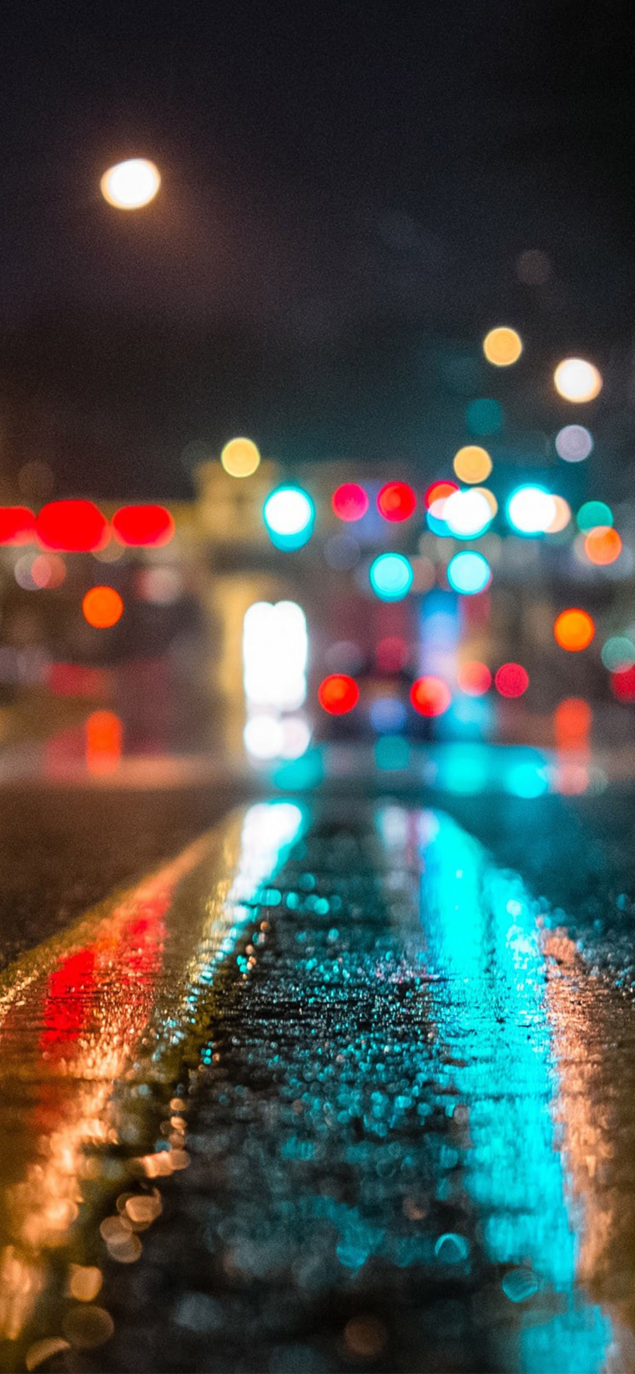 Обои ночь, вода, свет, городской район, дождь в разрешении 1242x2688