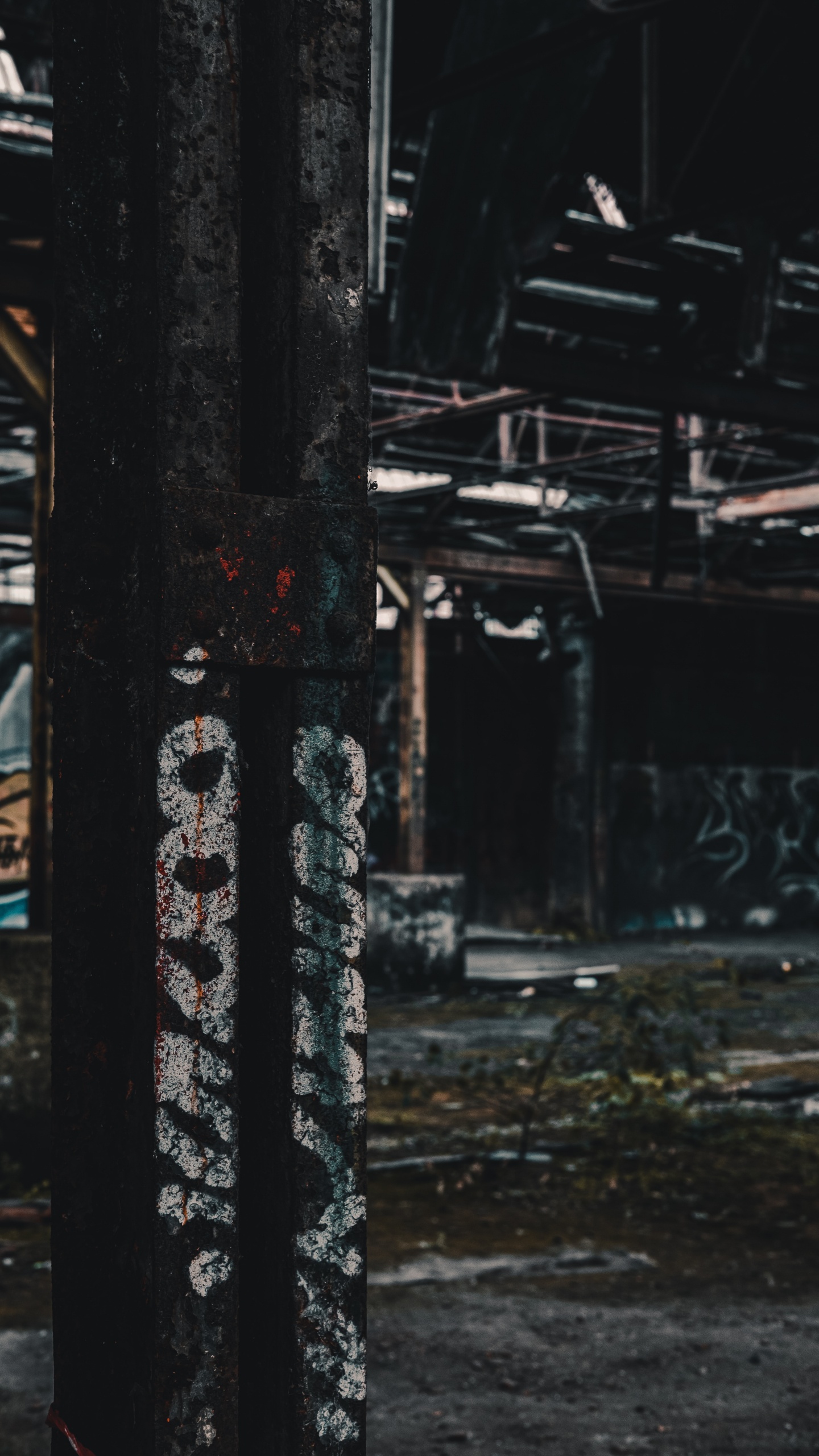 Обои столбец, темнота, здание, железо, металл в разрешении 1440x2560