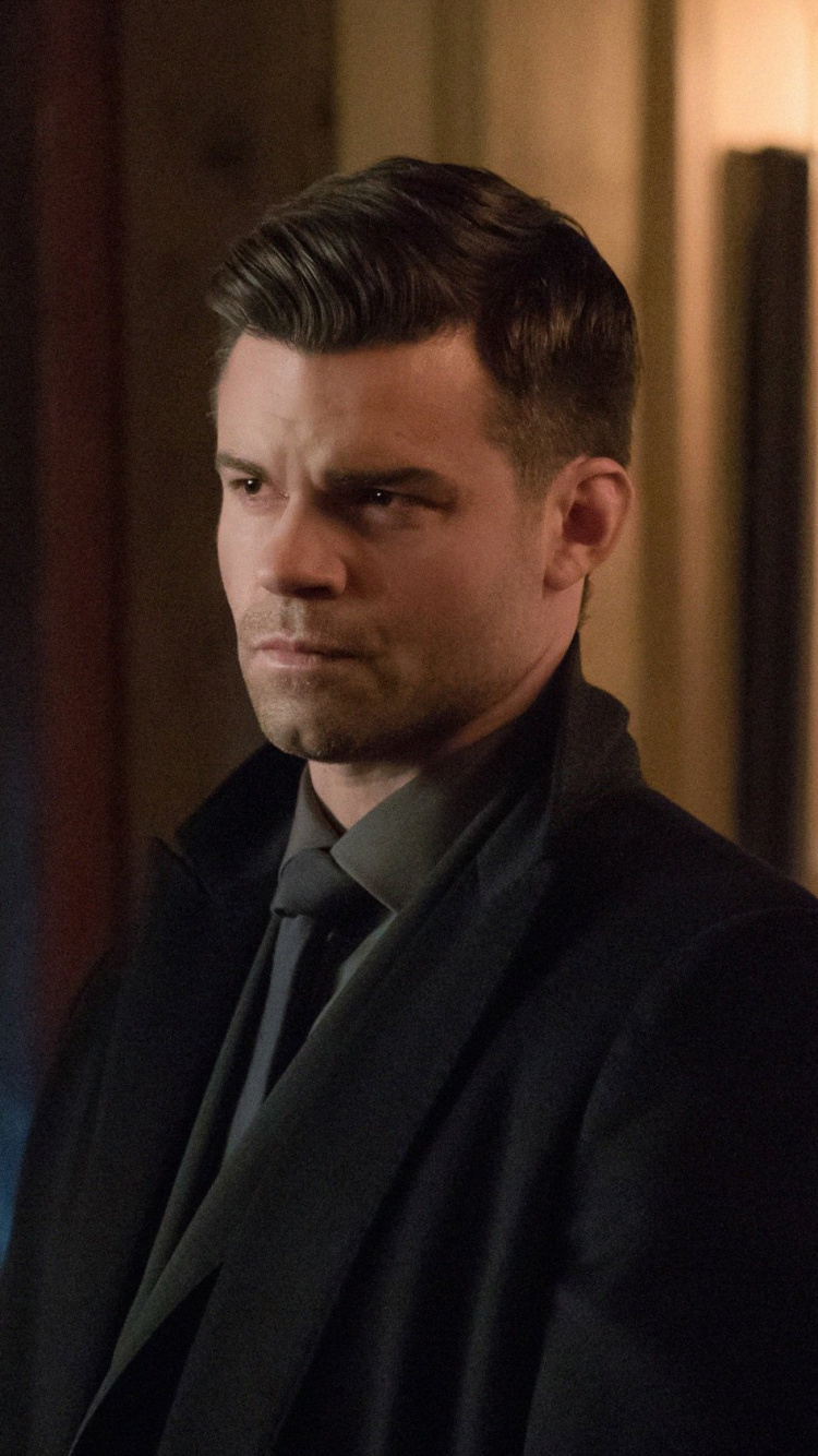 Обои Никлаус Майклсон, Дневники вампира, Марсель Жерар, Элайджа Майклсон, Сезон Оригиналы 3 в разрешении 750x1334