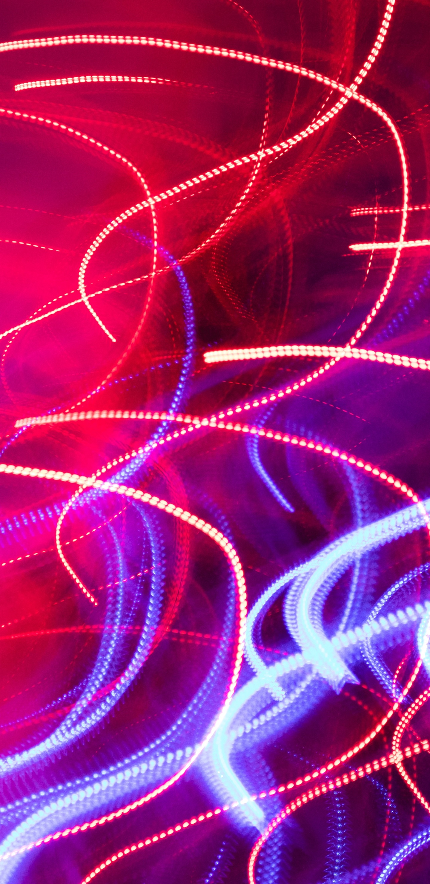 Обои неон, красный цвет, вода, свет, пурпур в разрешении 1440x2960