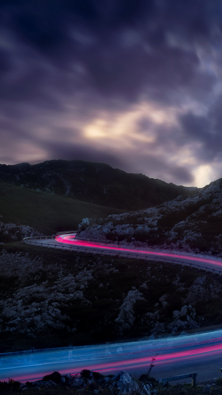 Обои облако, атмосфера, гора, нагорье, склон в разрешении 750x1334