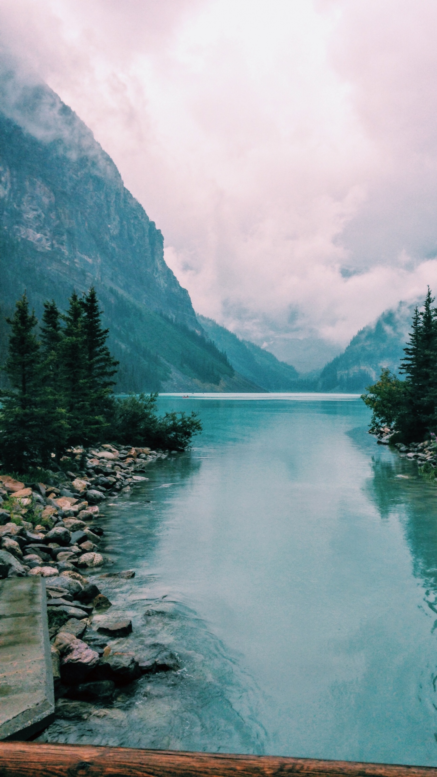 Обои озеро Луиза, озеро, ледниковое озеро, природа, гора в разрешении 1440x2560