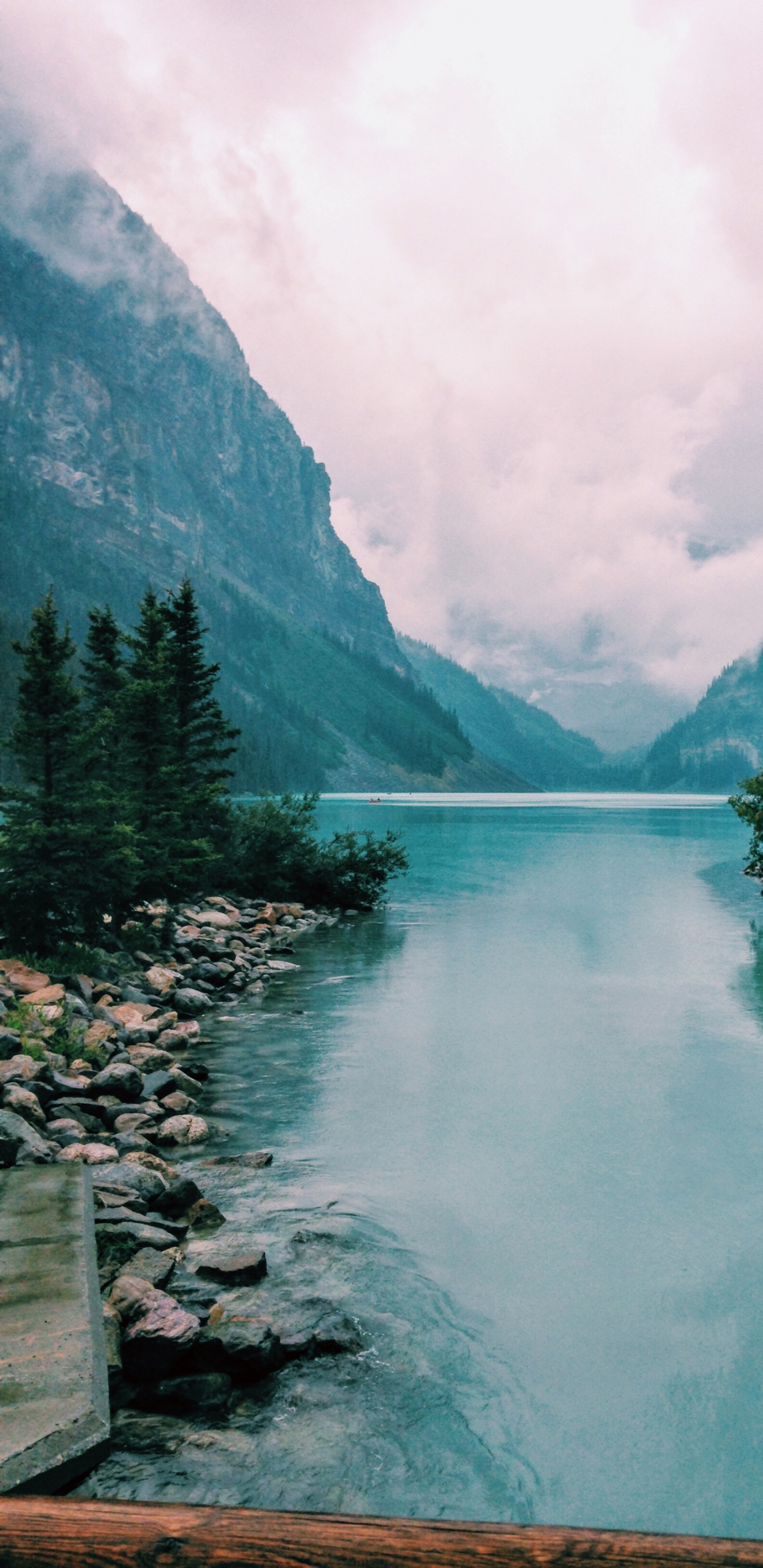 Обои озеро Луиза, озеро, ледниковое озеро, природа, гора в разрешении 1440x2960