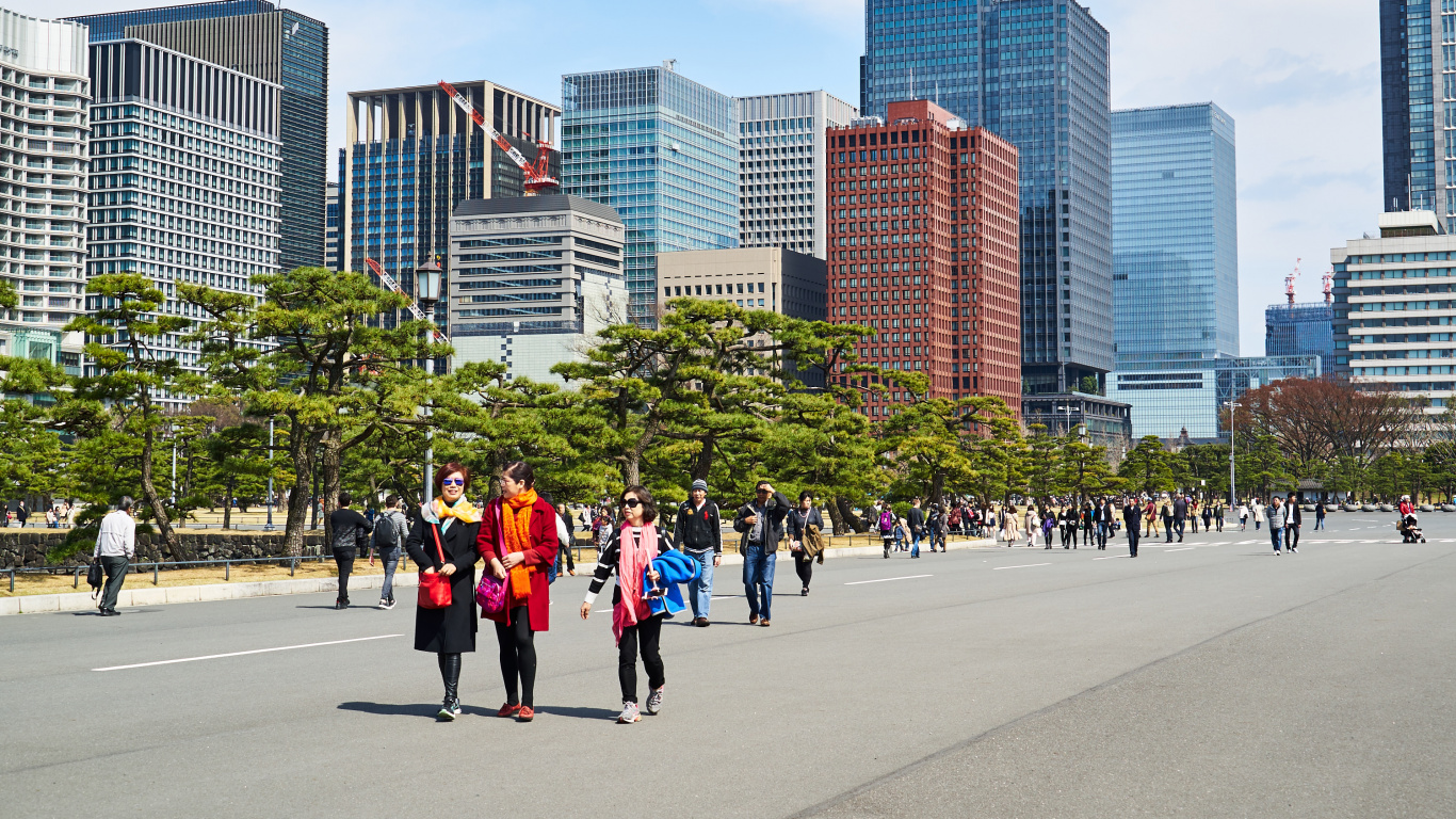 Обои городской район, улица, город, деловой район, дневное время в разрешении 1366x768