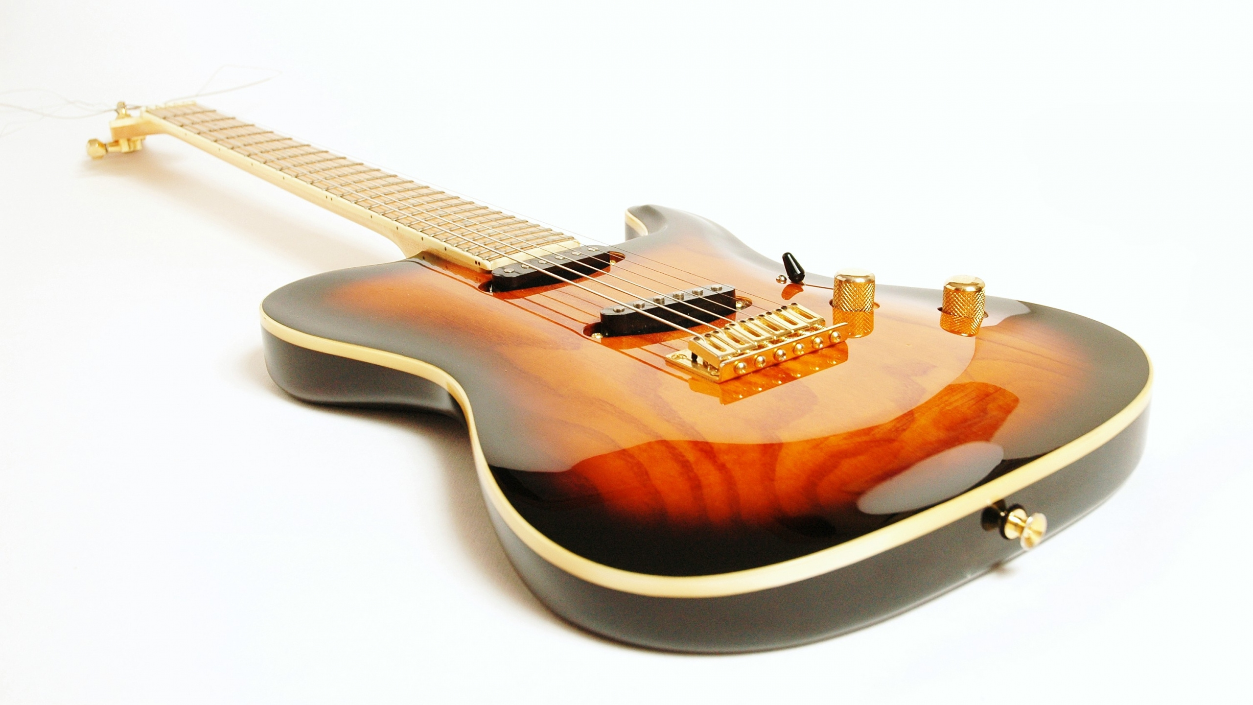 Обои гитара, электрогитара, басгитара, акустическая гитара, струнный инструмент в разрешении 2560x1440