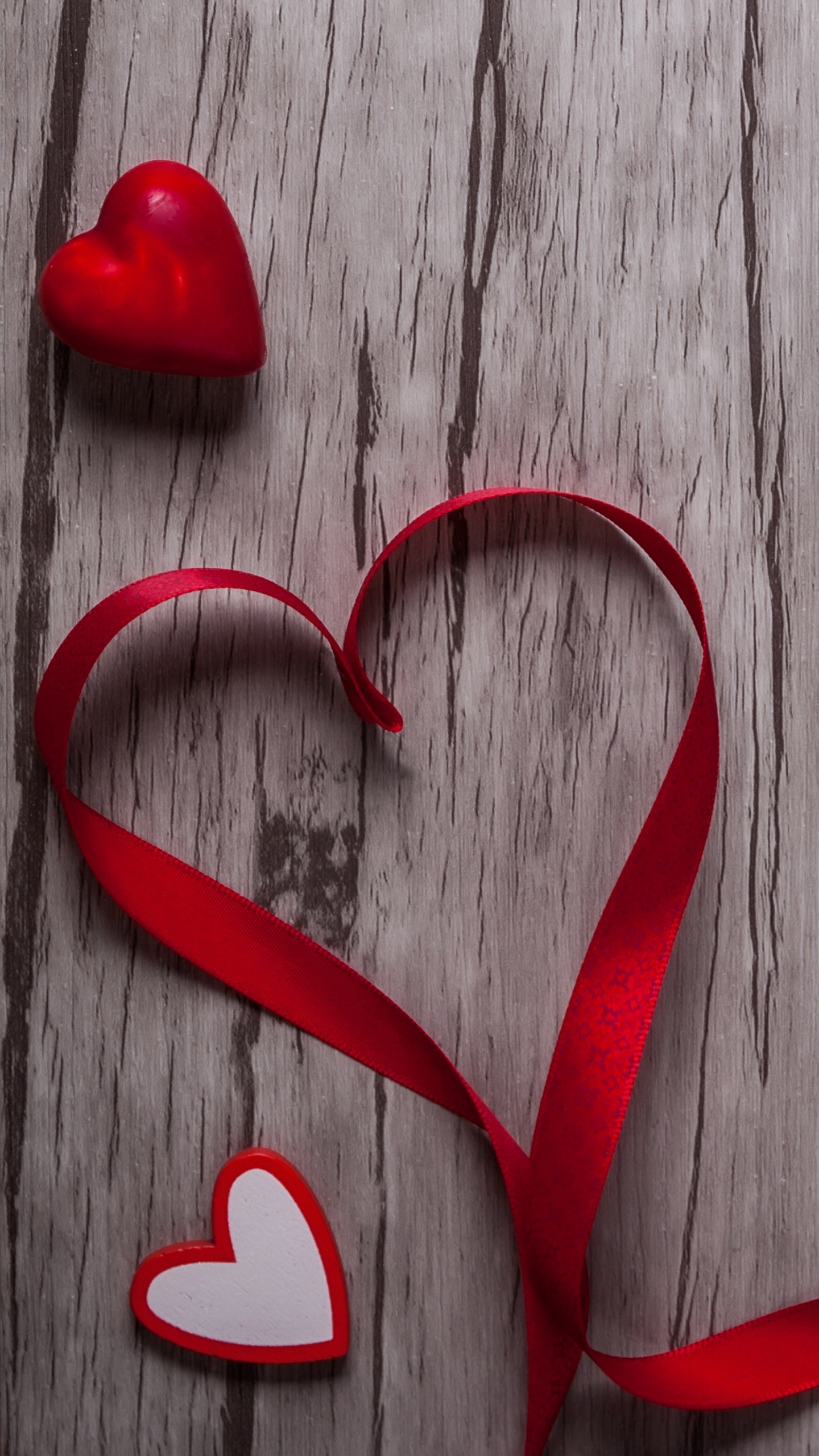 Обои День Святого Валентина, сердце, красный цвет, любовь, День святого Валентина дерево в разрешении 1440x2560