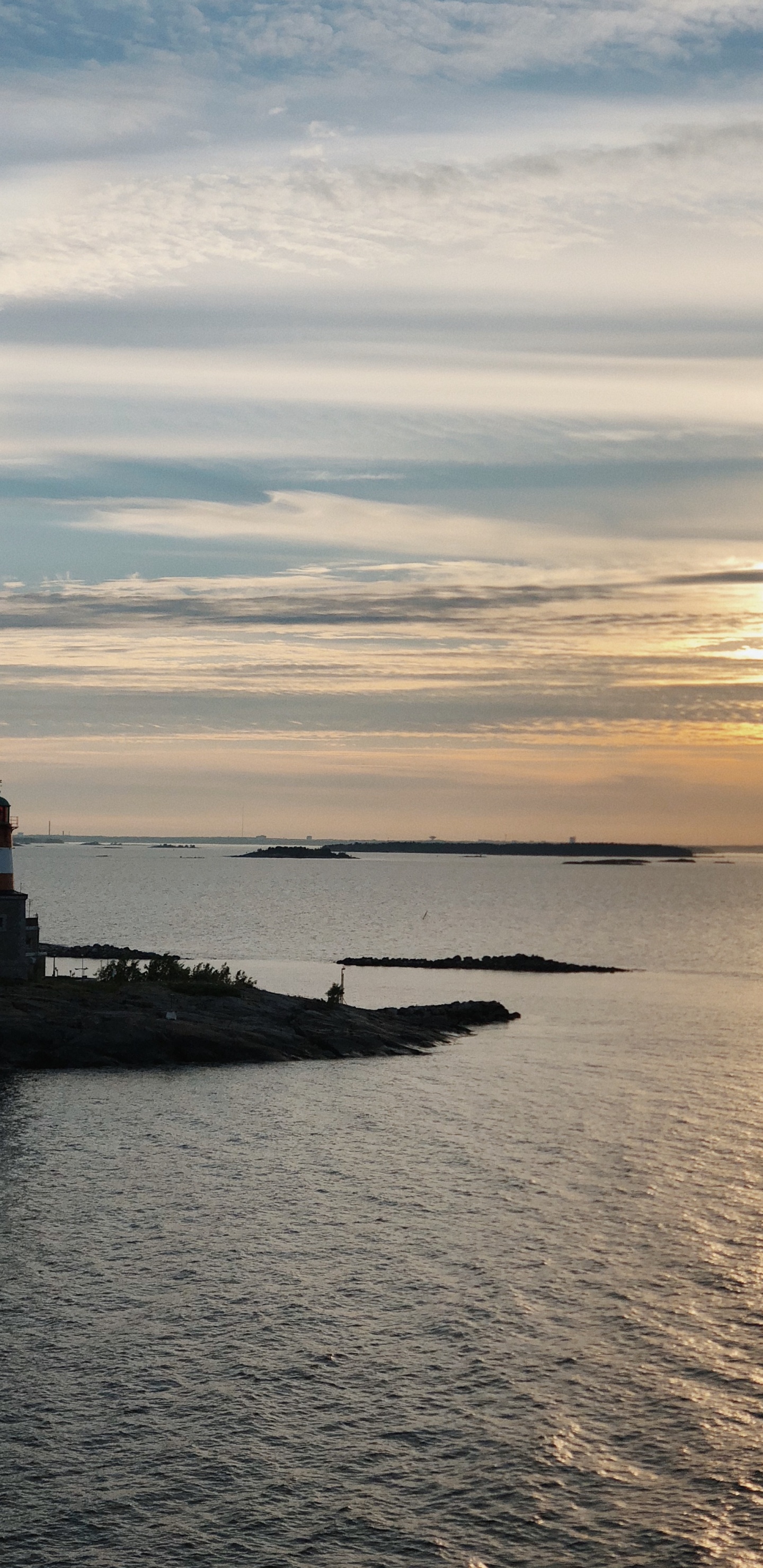 Обои вода, облако, вышка, Сигнальная башня, горизонт в разрешении 1440x2960