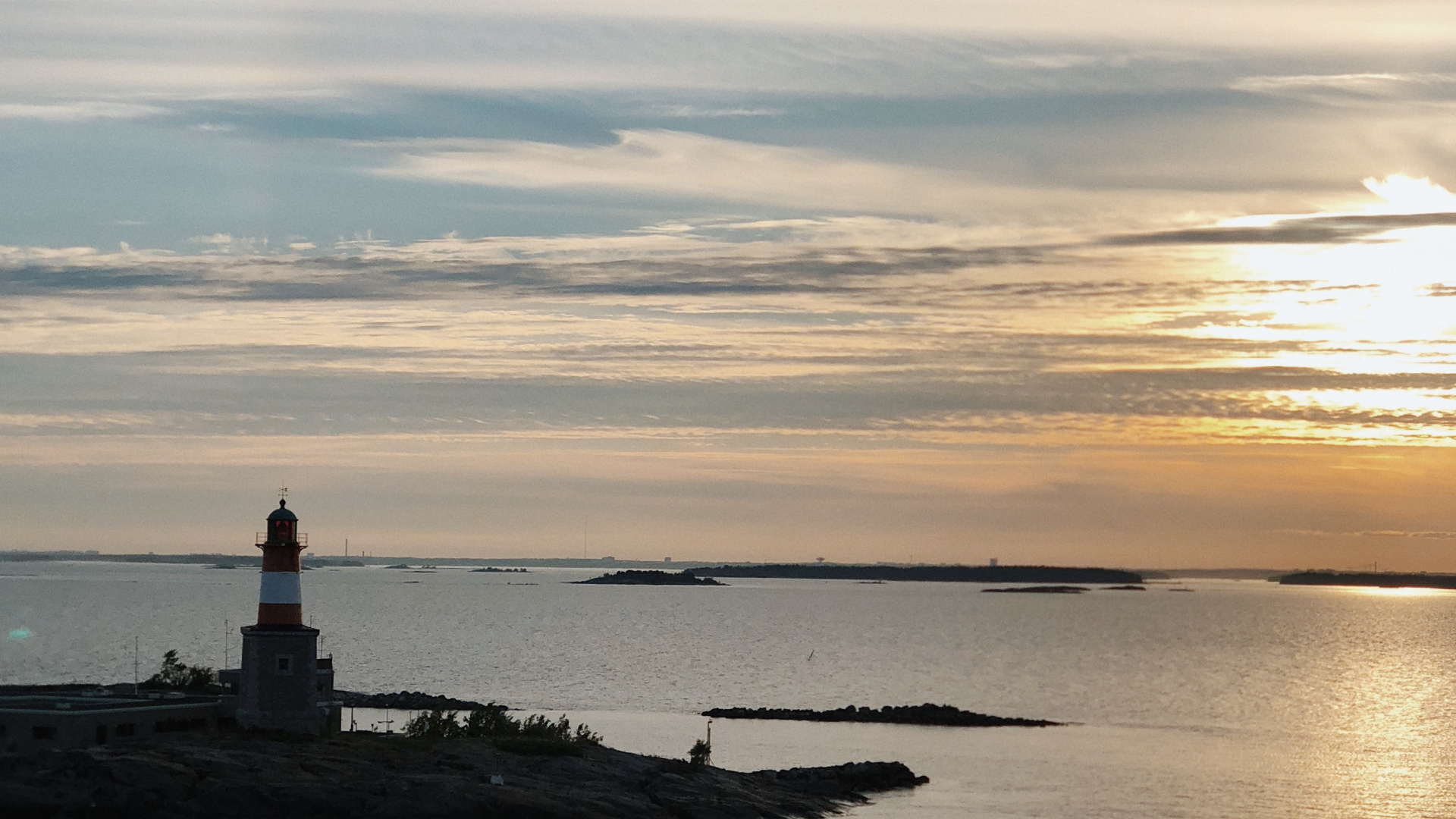 Обои вода, облако, вышка, Сигнальная башня, горизонт в разрешении 1920x1080