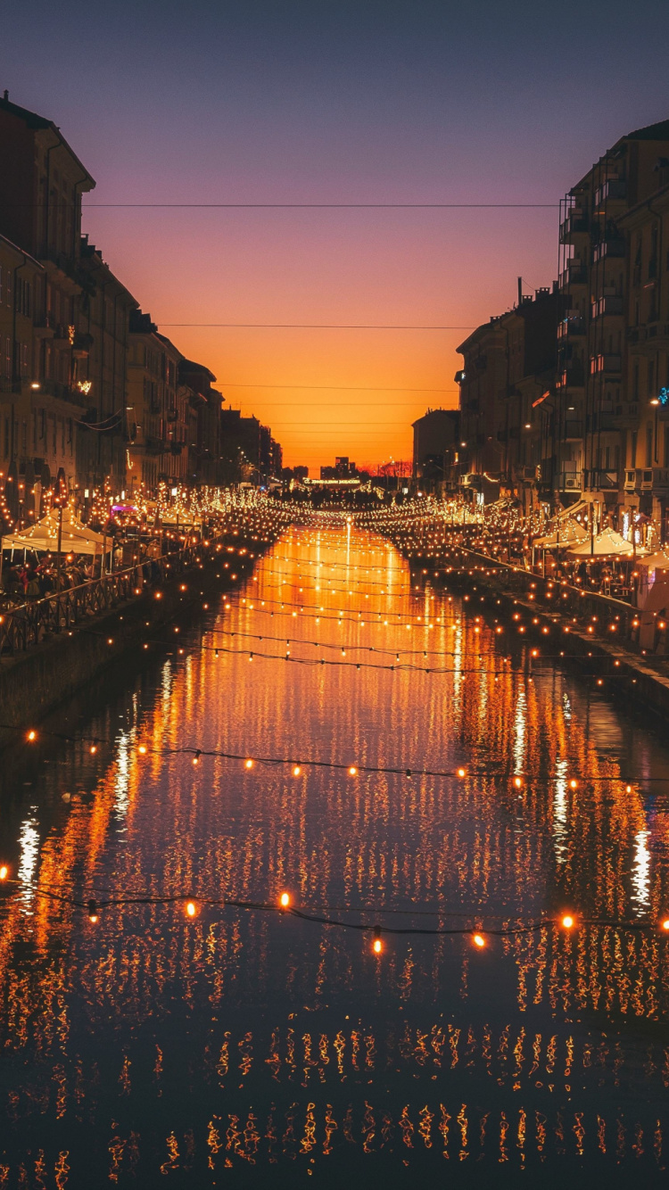 Обои ночь, водный путь, город, вечер, канал в разрешении 750x1334