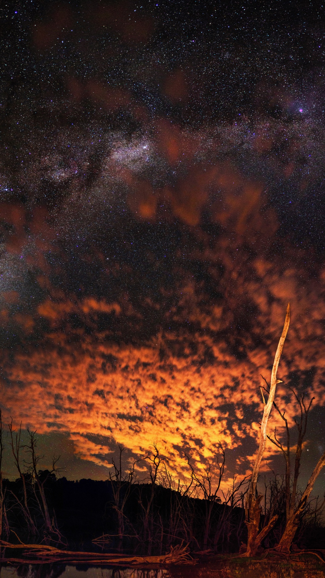 Обои природа, ночь, атмосфера, облако, пожар в разрешении 1080x1920