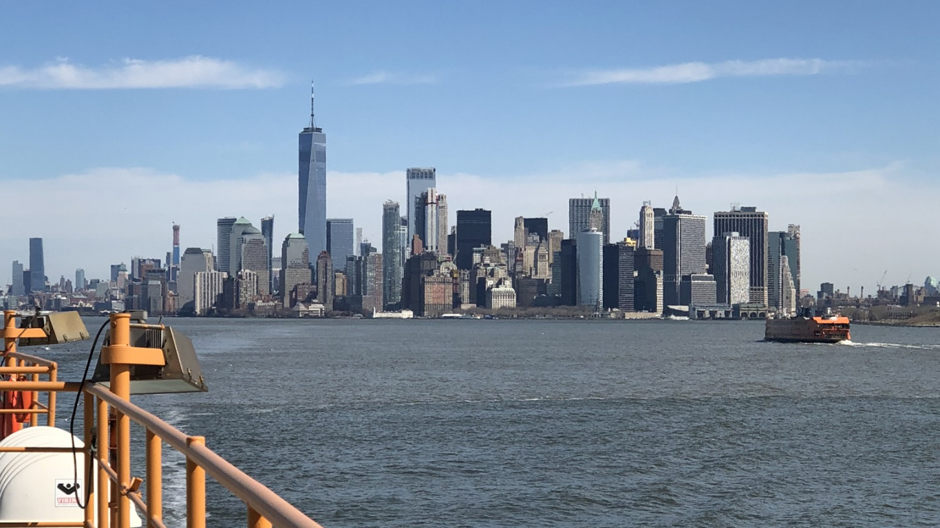 Обои Нью-Йорк, вода, дневное время, башня, город в разрешении 1366x768