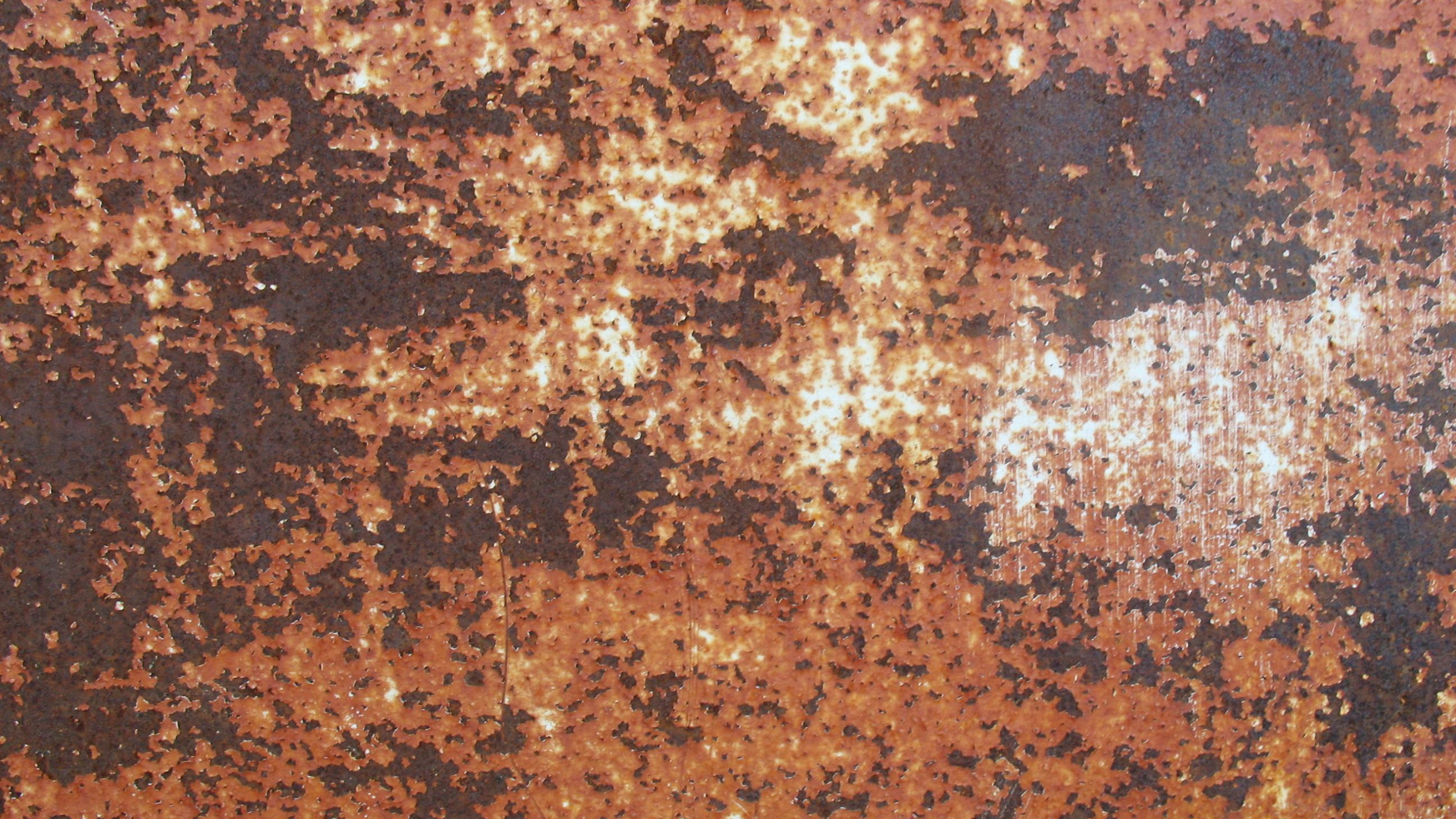 Обои графический дизайн, металл, ржавчина, коричневый цвет, древесина в разрешении 2560x1440