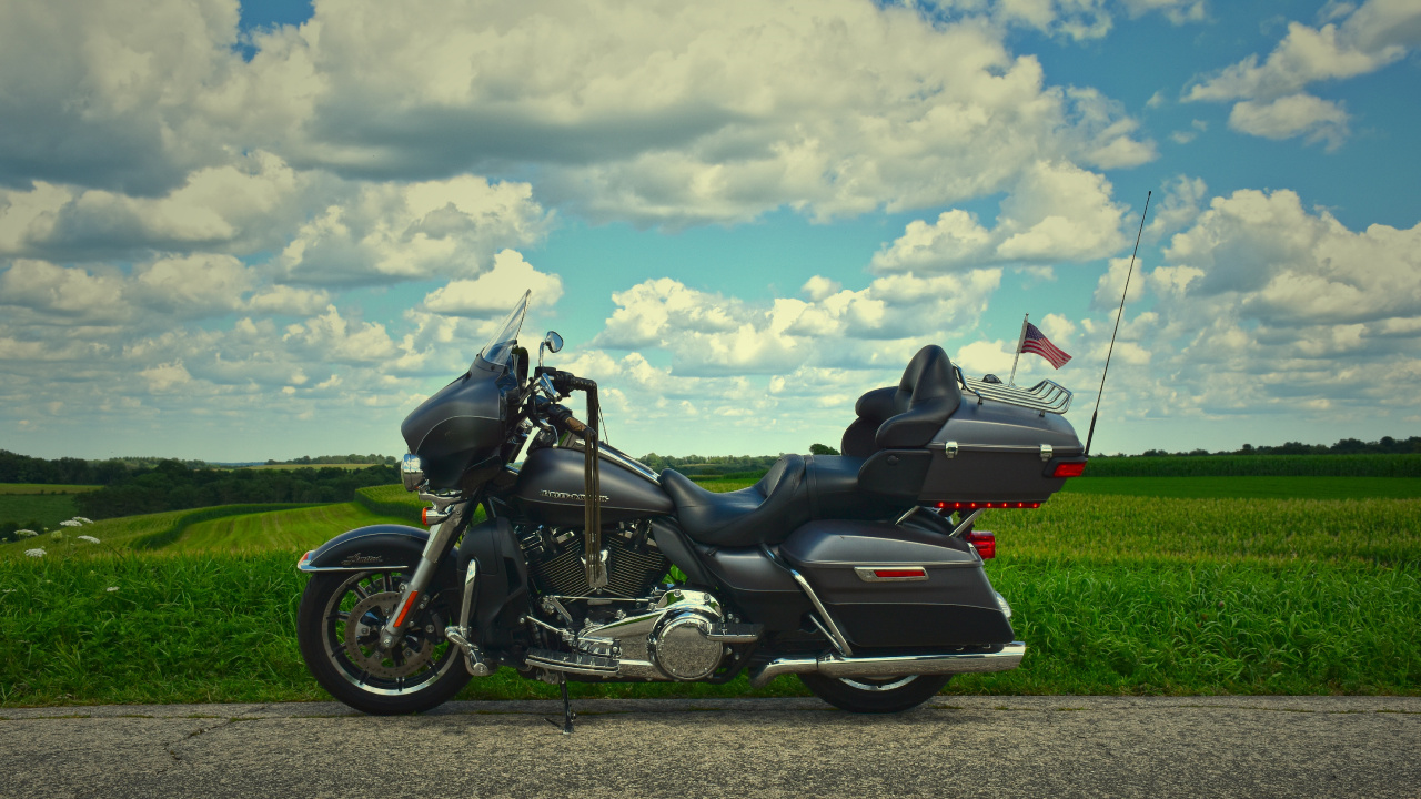 Обои мотоцикл, облако, аксессуары для мотоциклов, мотоспорт, дорога в разрешении 1280x720