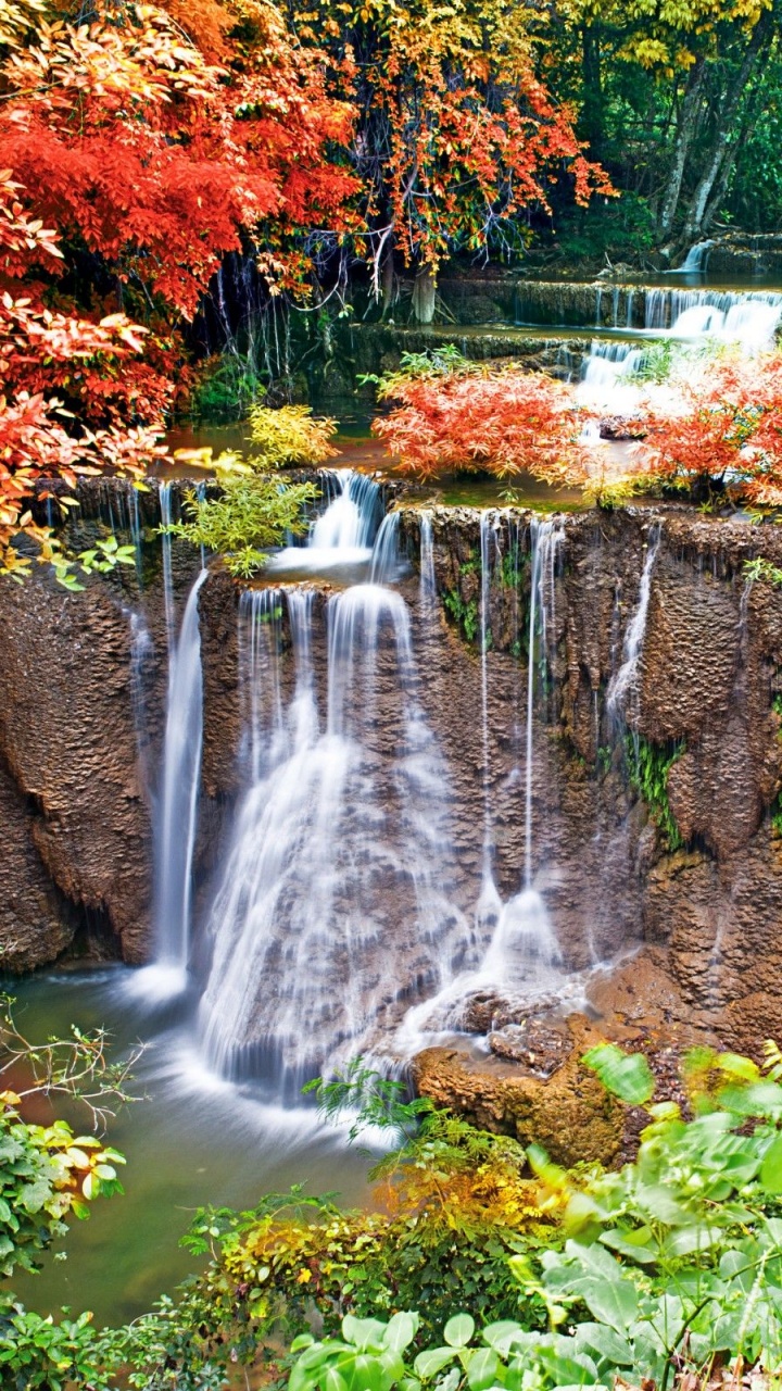 Обои водопад, водоем, природа, лист, осень в разрешении 720x1280
