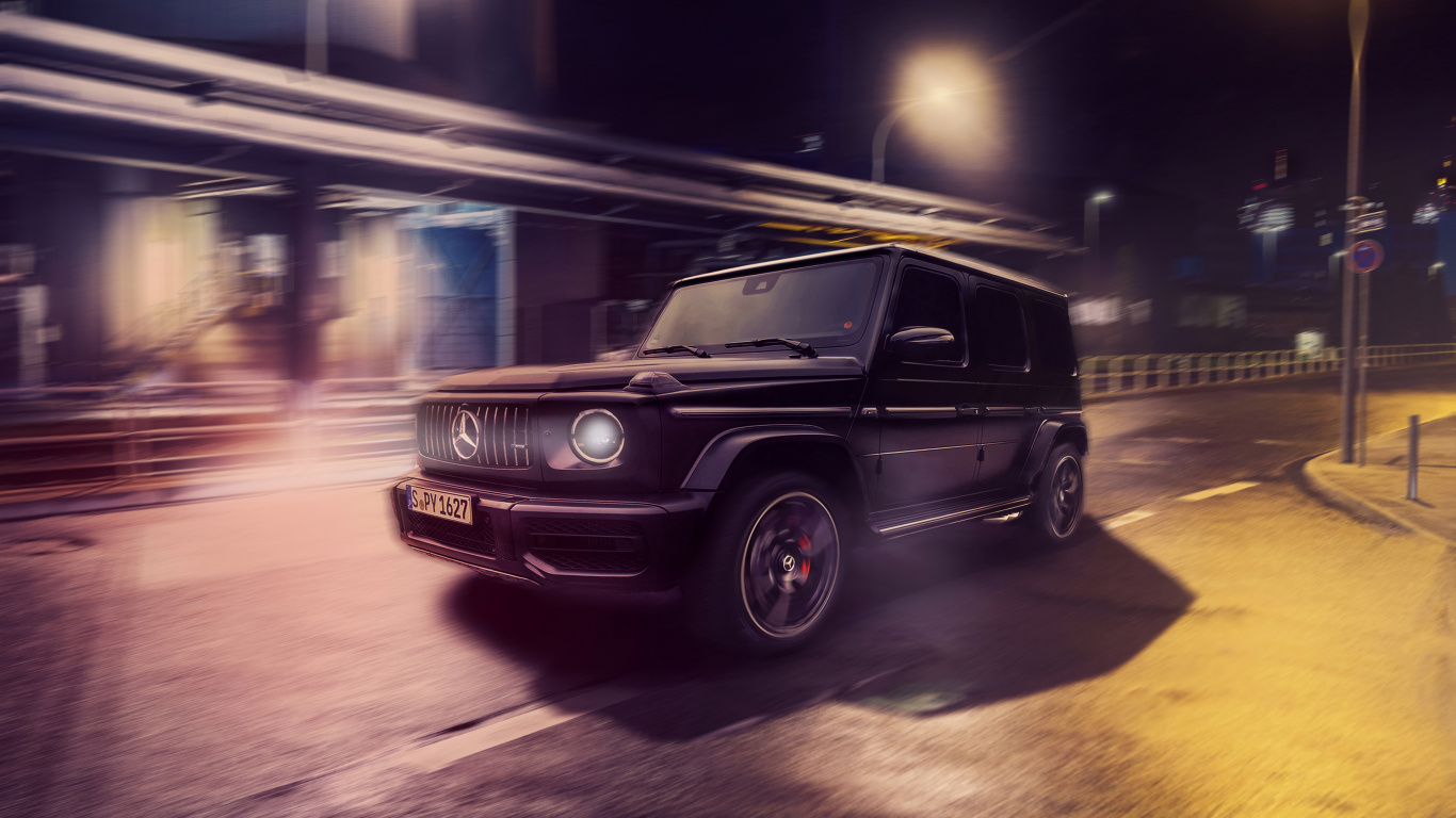 Обои ночь, mercedes benz, отражение, фара, колесо в разрешении 1366x768