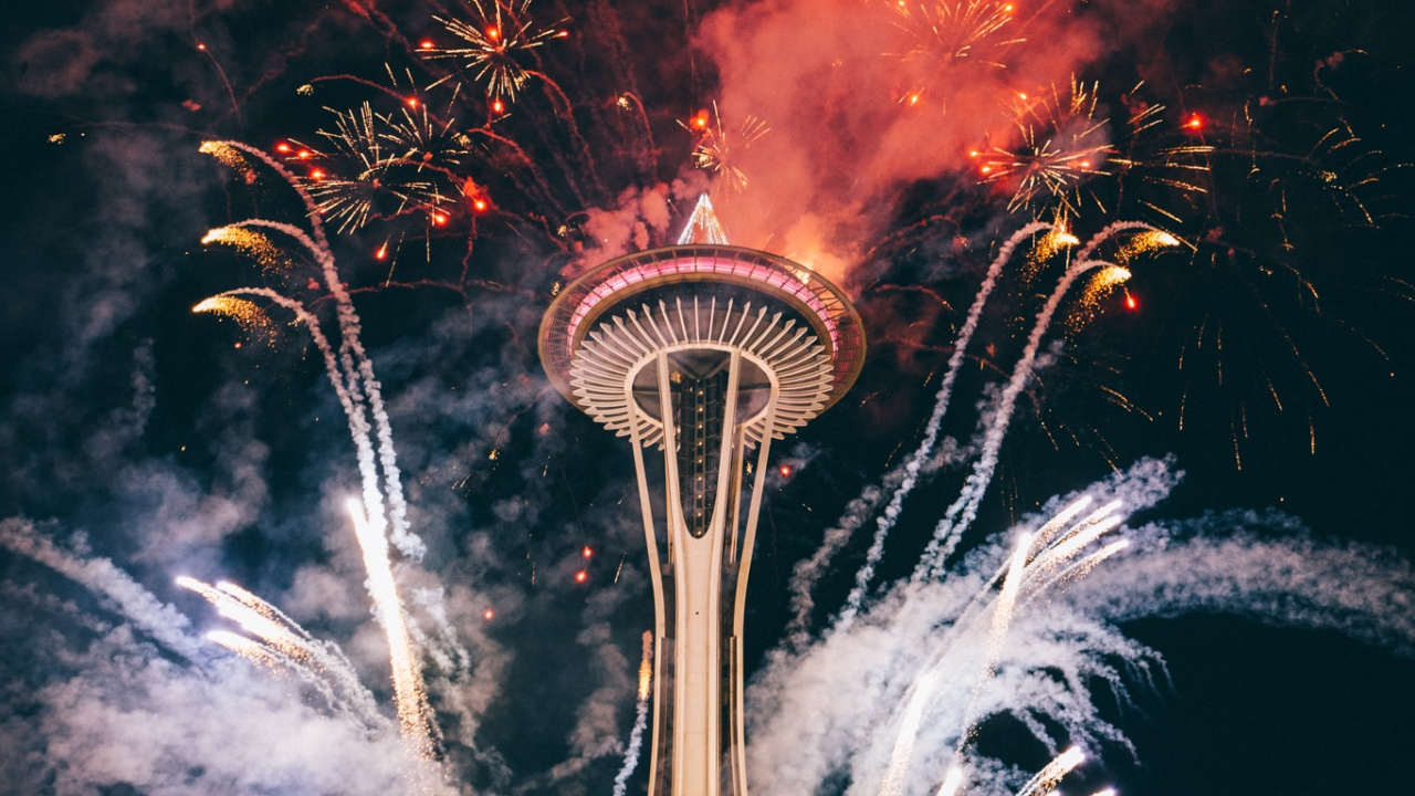 Обои космическая игла, салют, мир, Новый год, День независимости в разрешении 1280x720