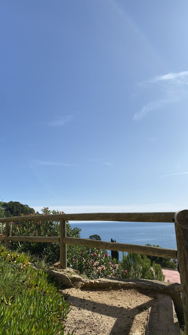 Обои вода, недвижимость, водоем, горный рельеф, дорога в разрешении 750x1334