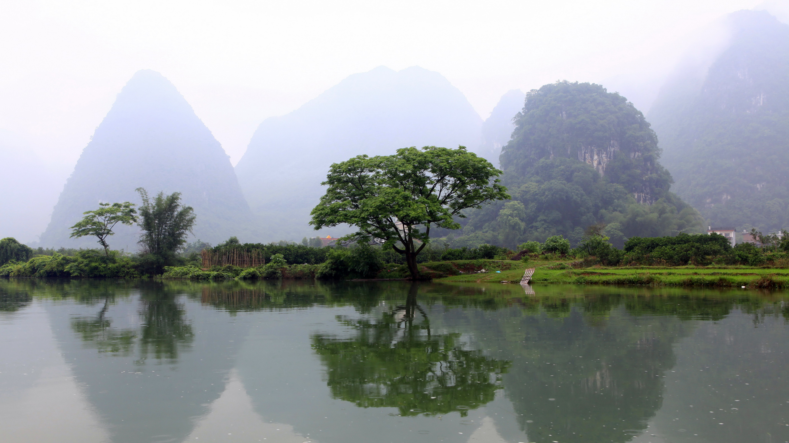 Обои природа, гидроресурсы, отражение, вода, горная станция в разрешении 2560x1440