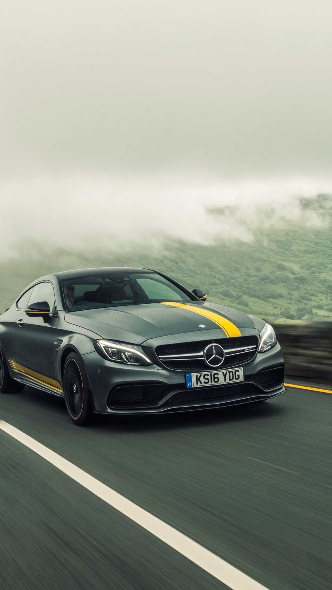 Обои авто, дорога, семейный автомобиль, автомобиль среднего размера, mercedes benz sls amg в разрешении 1080x1920