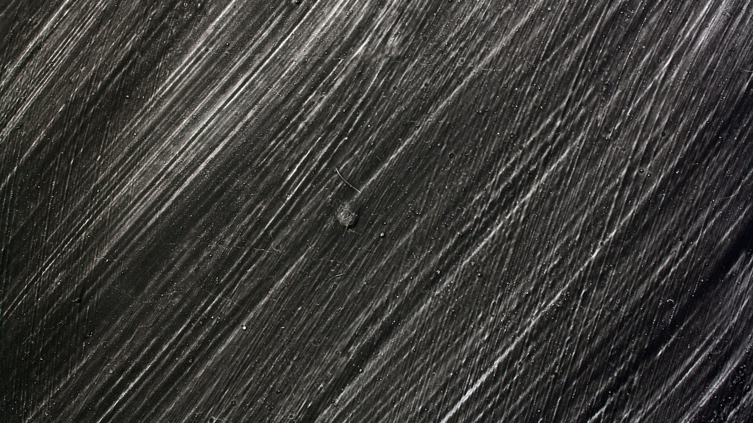 Обои серый цвет, черный, линия, древесина, стена в разрешении 2560x1440