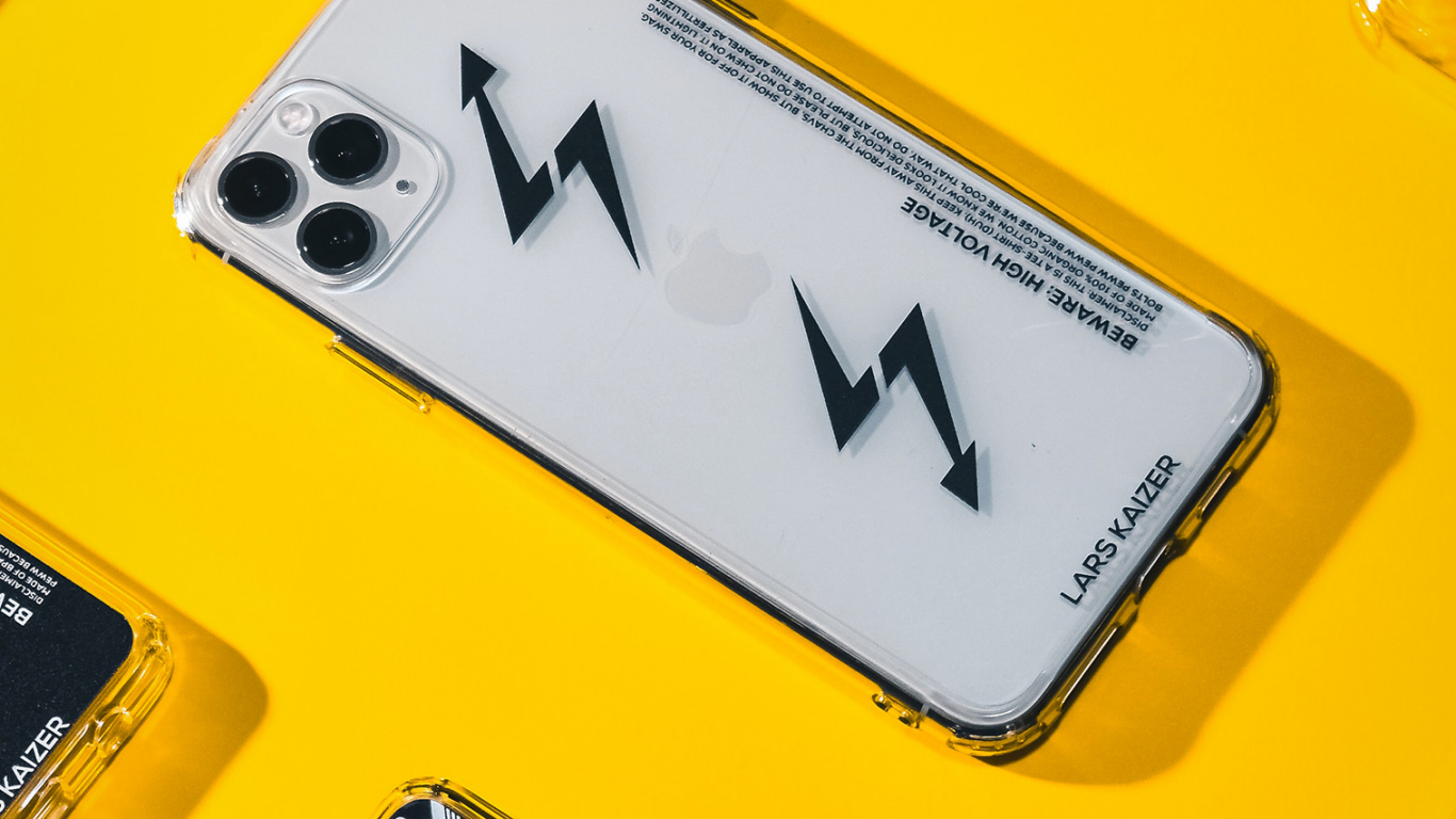 Обои смартфон, телефон, навороченные аксессуары, желтый, треугольник в разрешении 1366x768