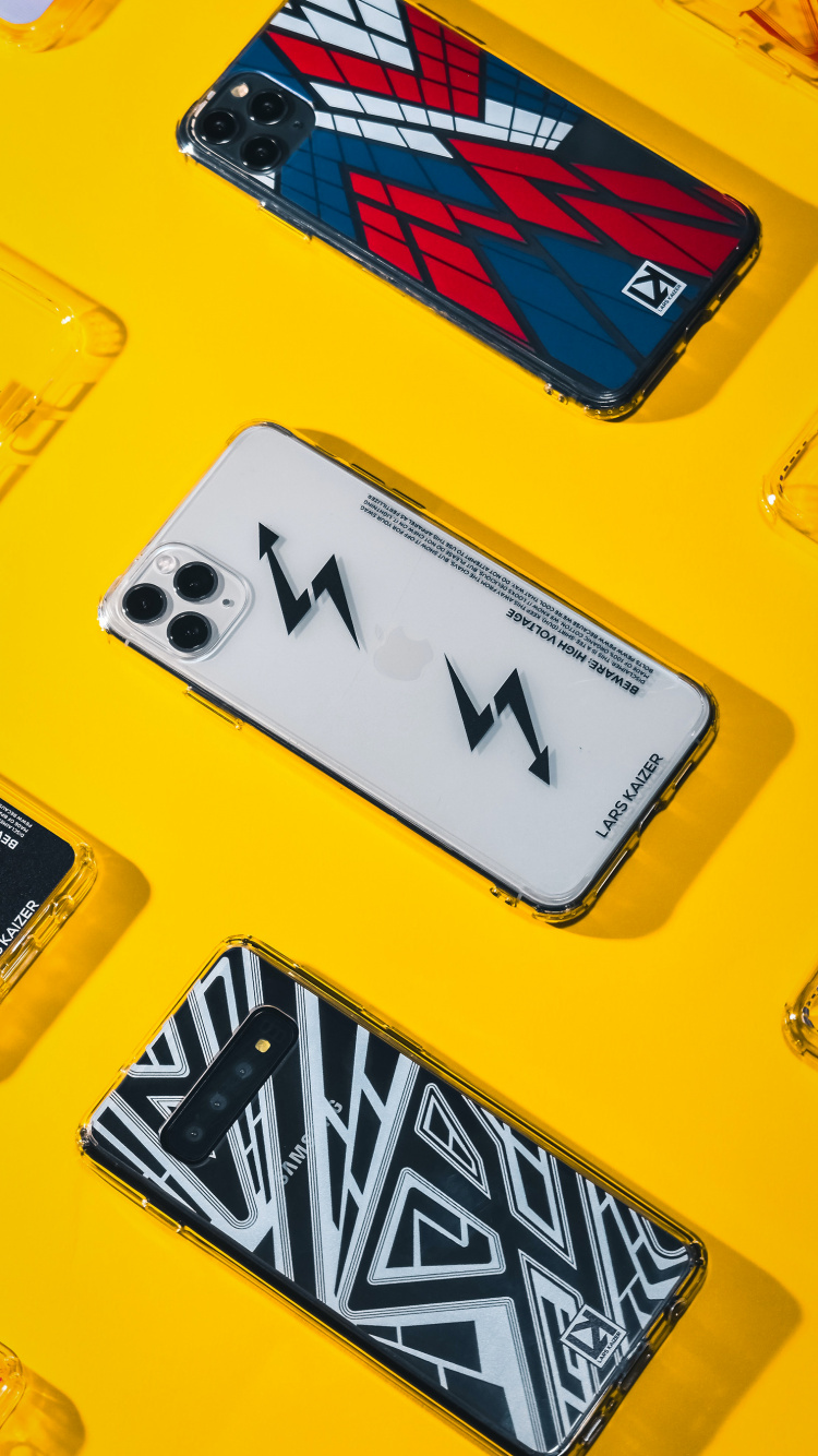 Обои смартфон, телефон, навороченные аксессуары, желтый, треугольник в разрешении 750x1334