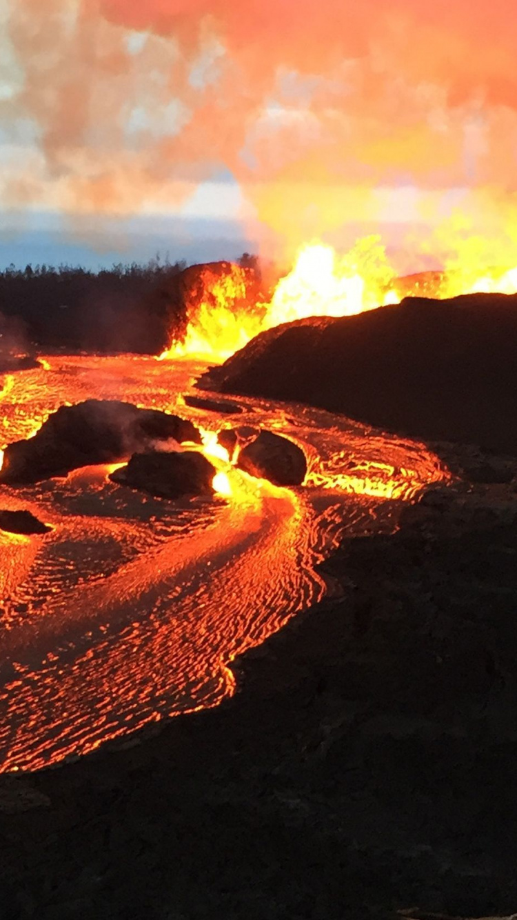 Обои вулкан, лавовый поток, лава, вулканического рельефа, вентиляционные щели в разрешении 750x1334