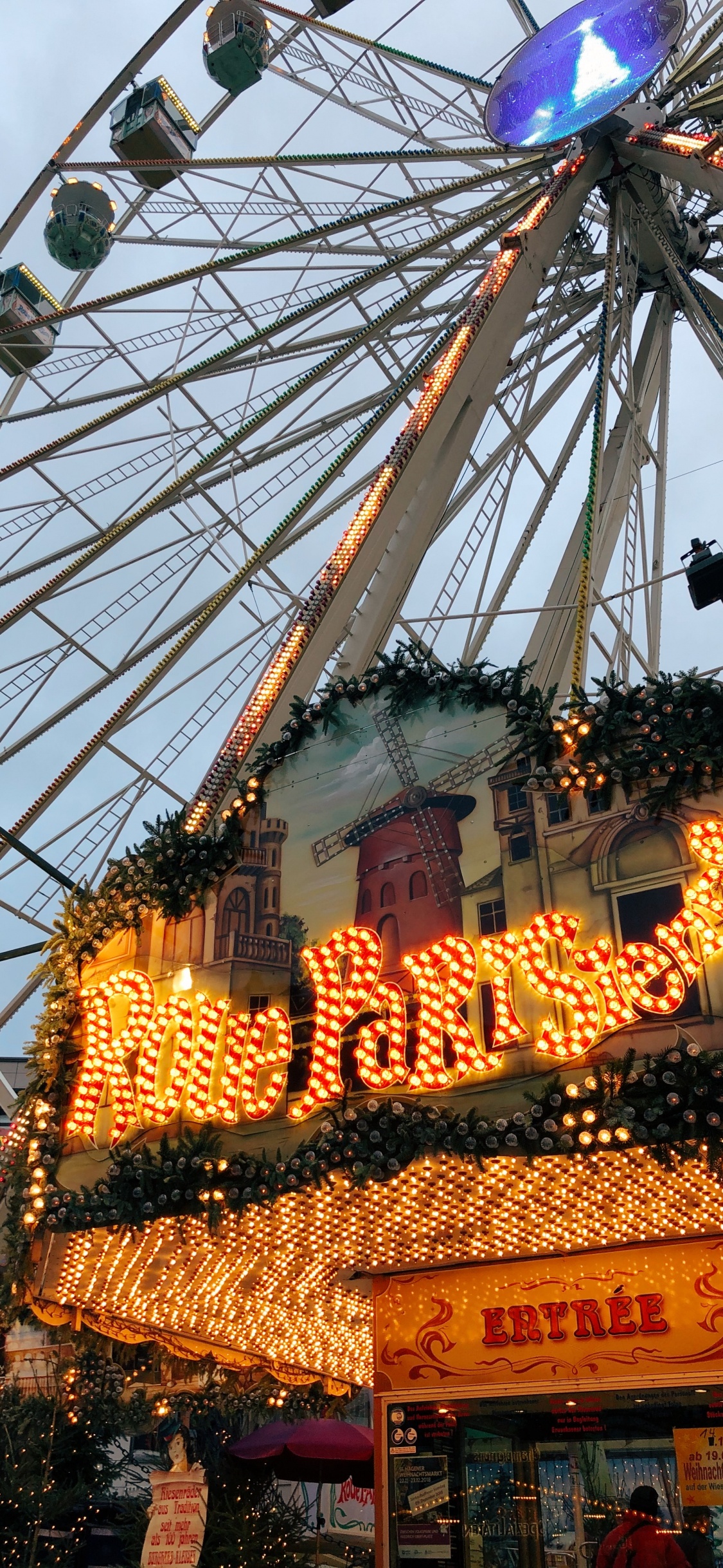 Обои колесо обозрения, дневное время, забава, событие, отдых в разрешении 1125x2436