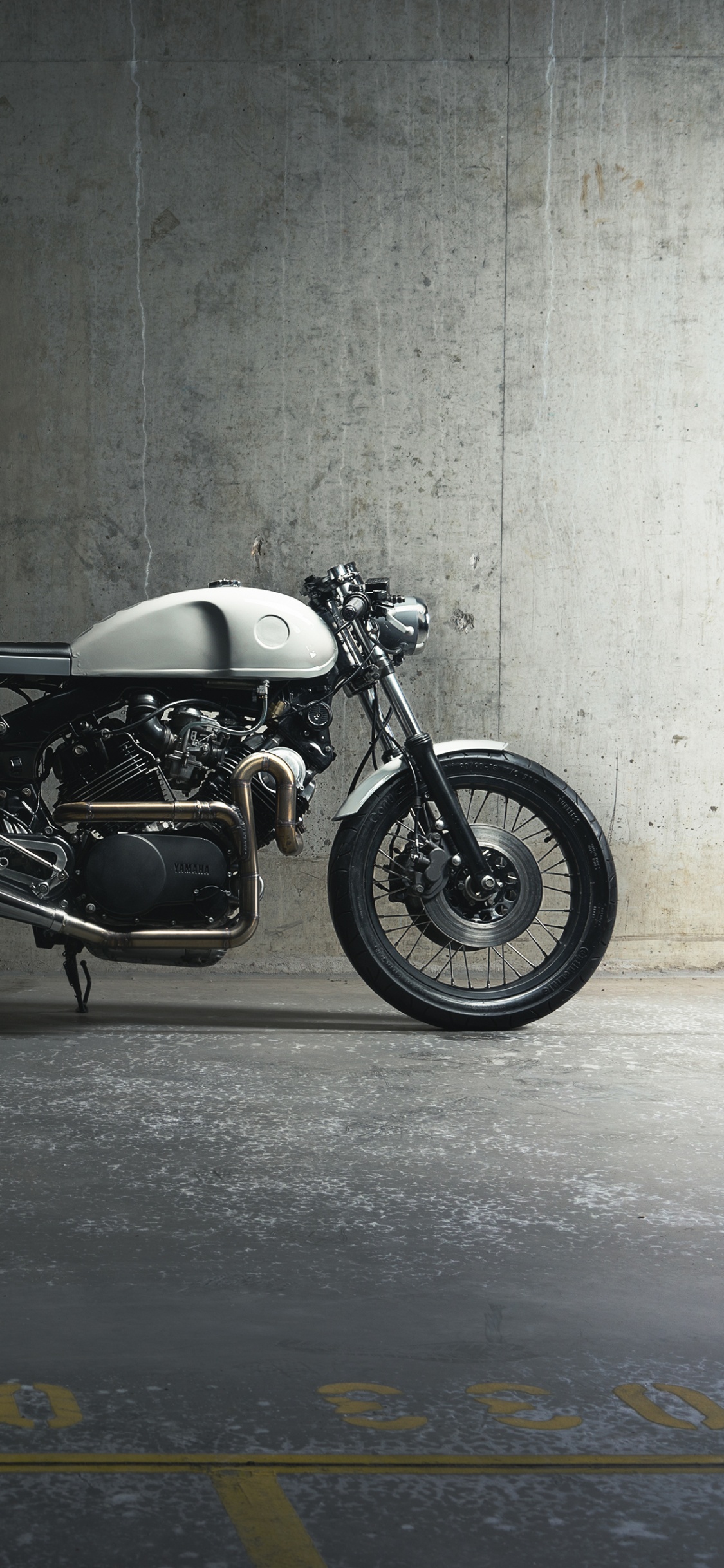 Обои Ямаха мотор Компани, мотоцикл, Ямаха XV750, авто, автомобильные шины в разрешении 1125x2436