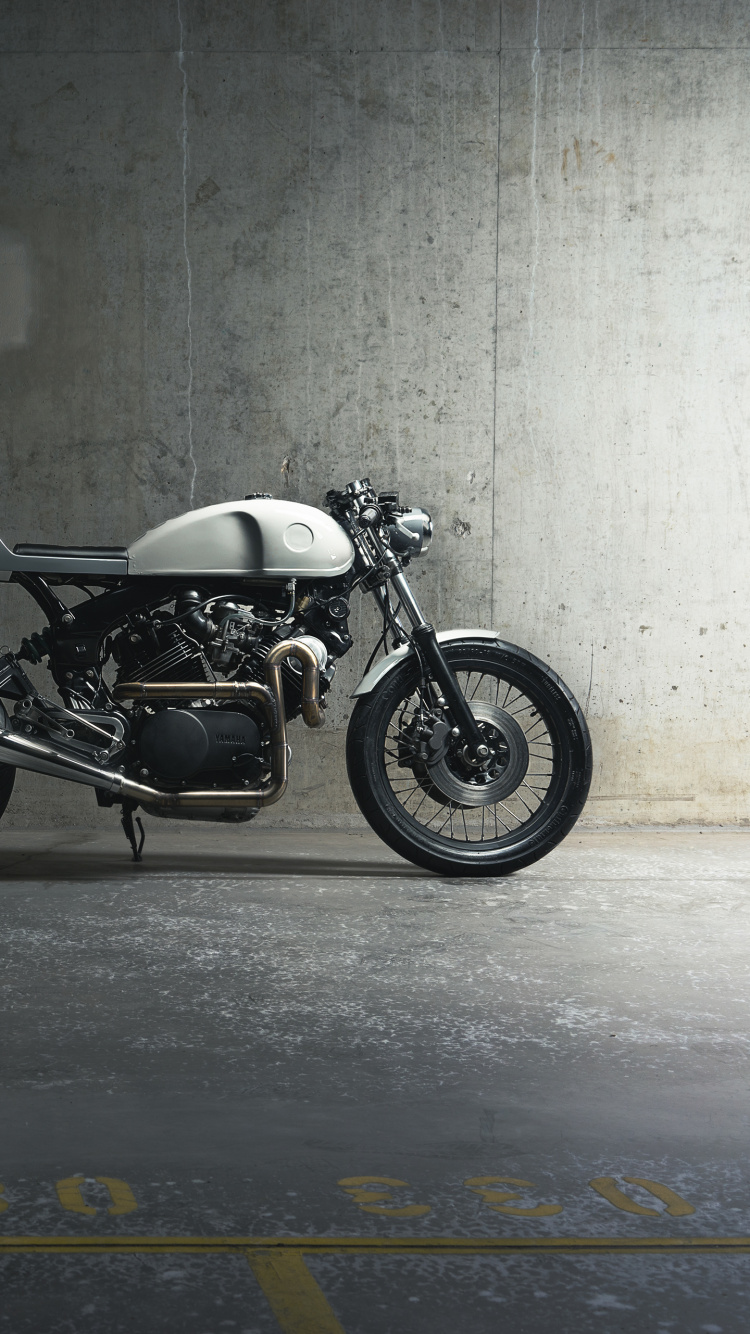 Обои Ямаха мотор Компани, мотоцикл, Ямаха XV750, авто, автомобильные шины в разрешении 750x1334