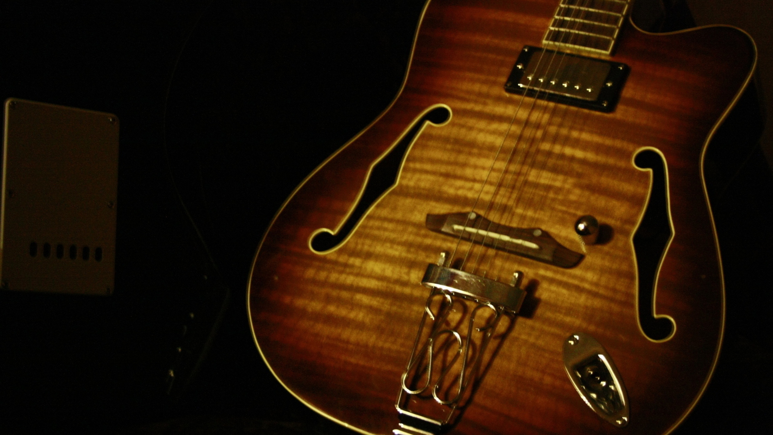 Обои басгитара, акустическая гитара, электрогитара, гитара, классическая музыка в разрешении 2560x1440